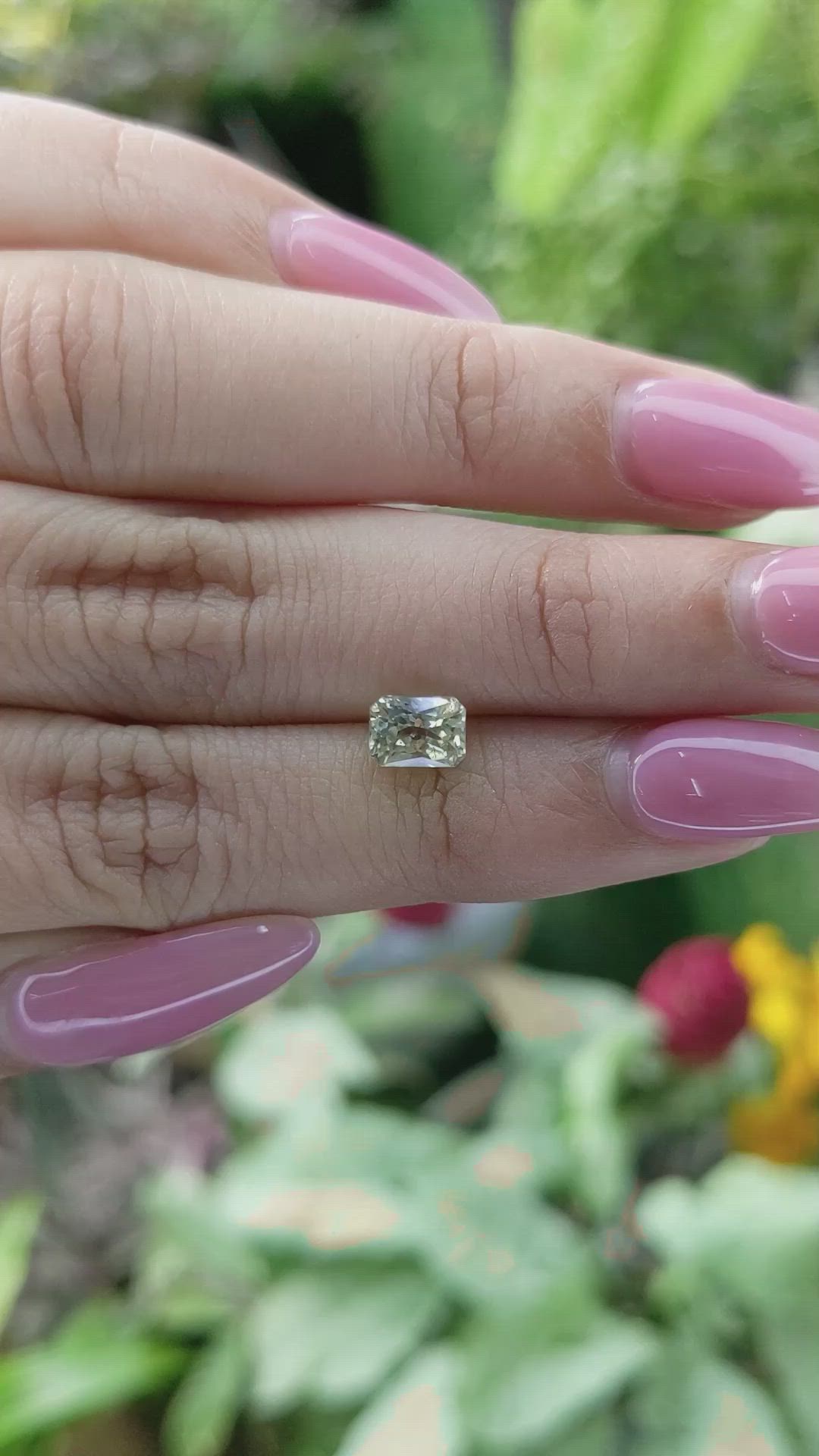 1.14 Ct. Yellowish Green Sapphire from Ceylon (Sri Lanka) Size Video