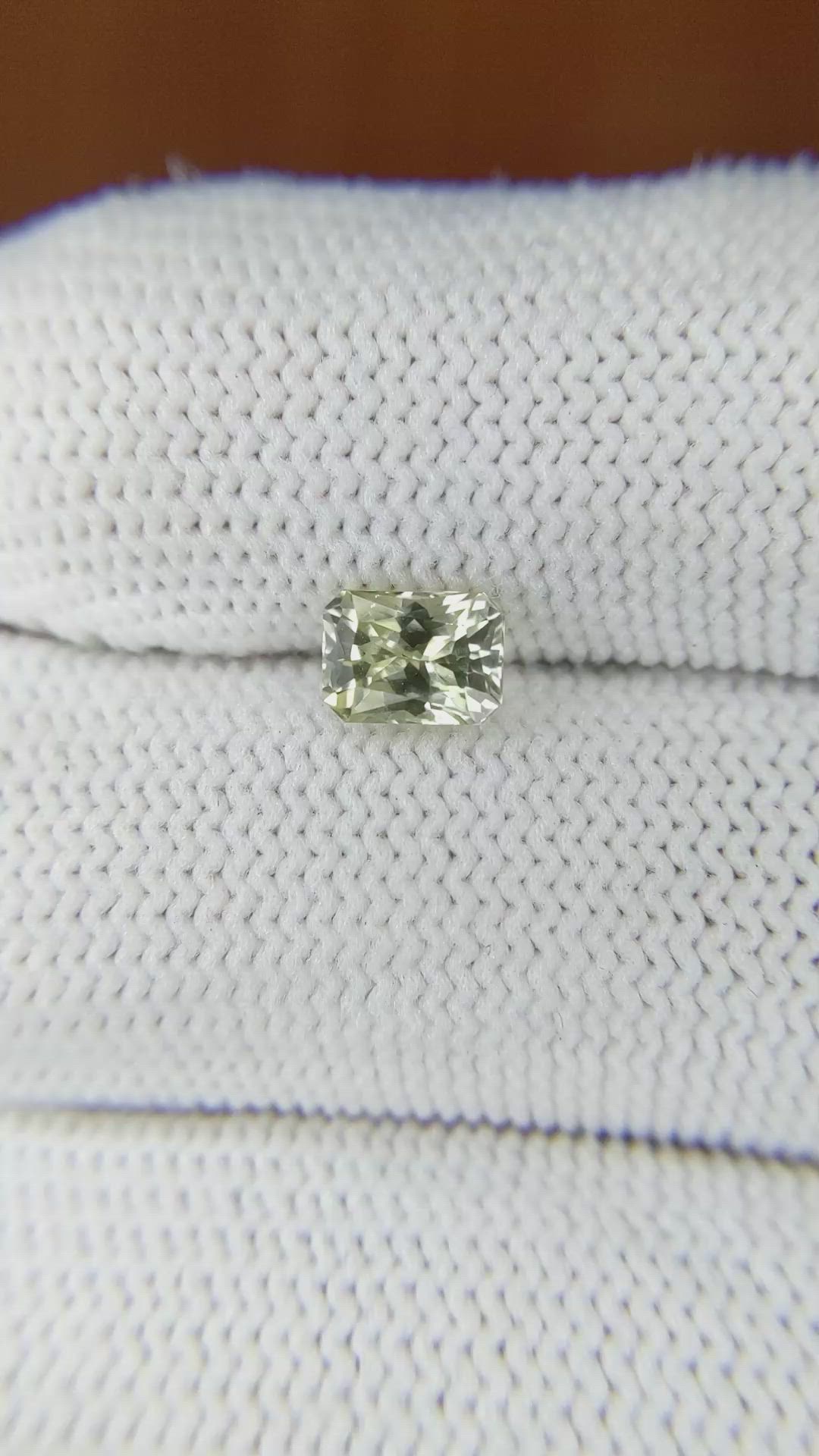 1.14 Ct. Yellowish Green Sapphire from Ceylon (Sri Lanka) Size Video