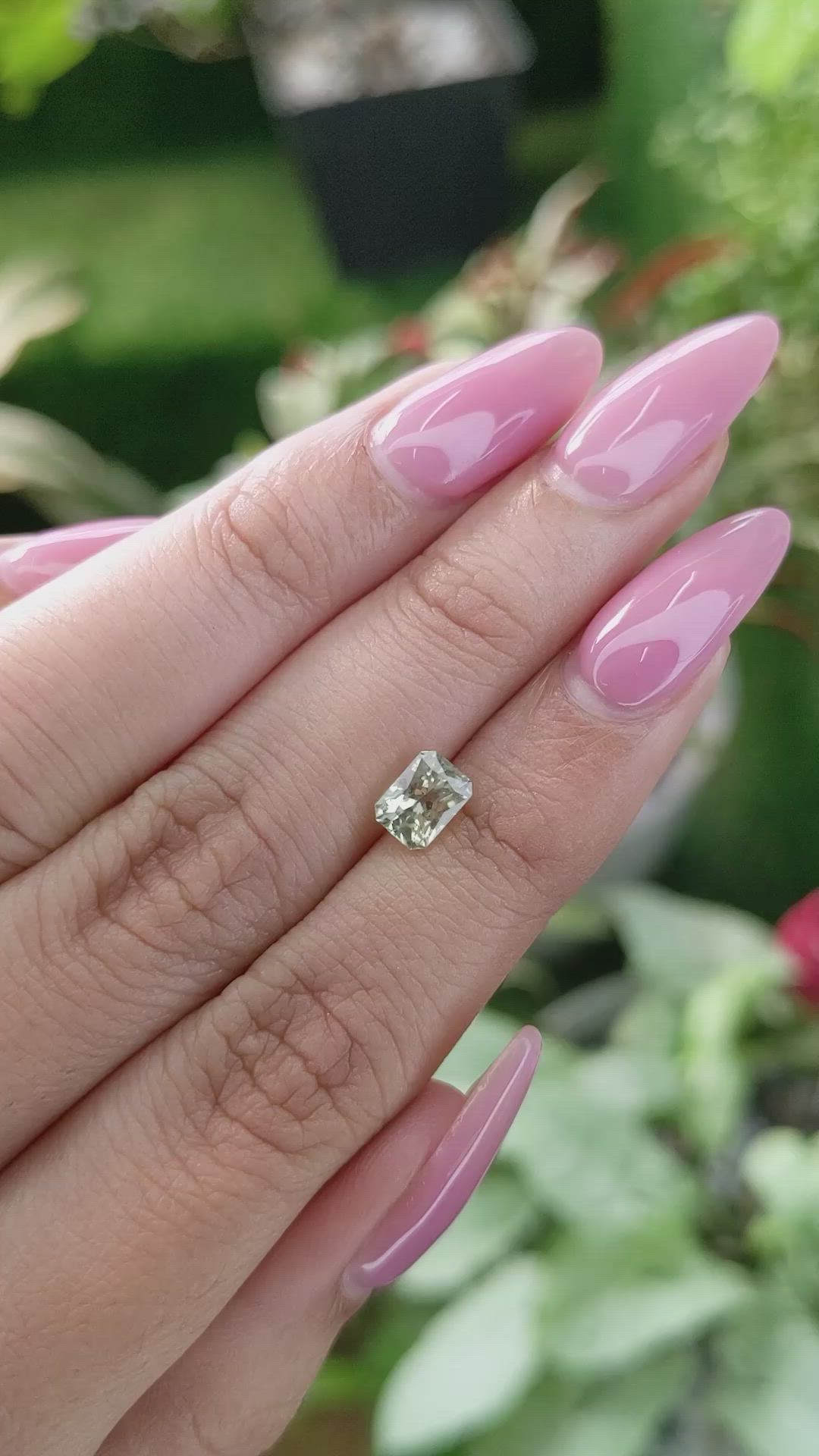 1.14 Ct. Yellowish Green Sapphire from Ceylon (Sri Lanka) Size Video