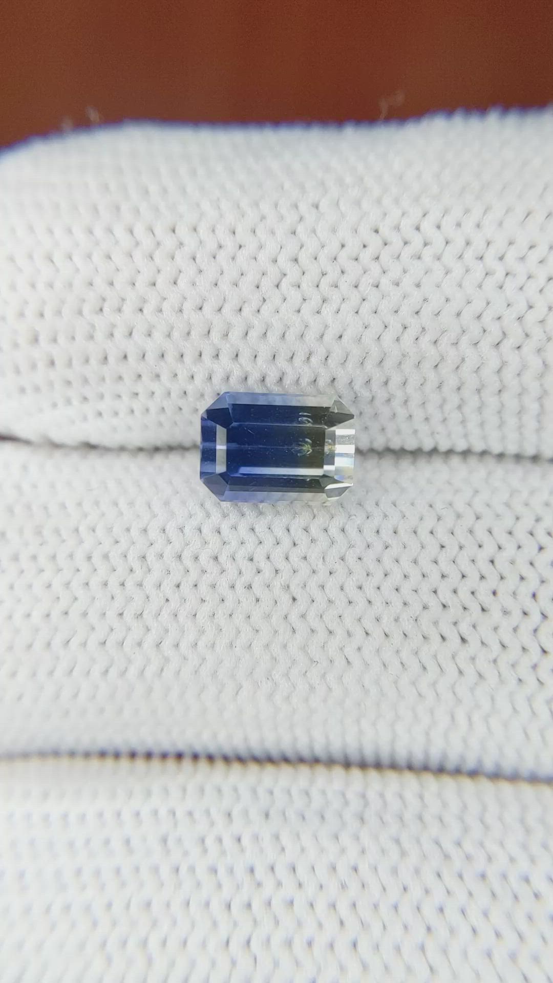 2.34 Ct. Bi Color Sapphire from Ceylon (Sri Lanka) Size Video