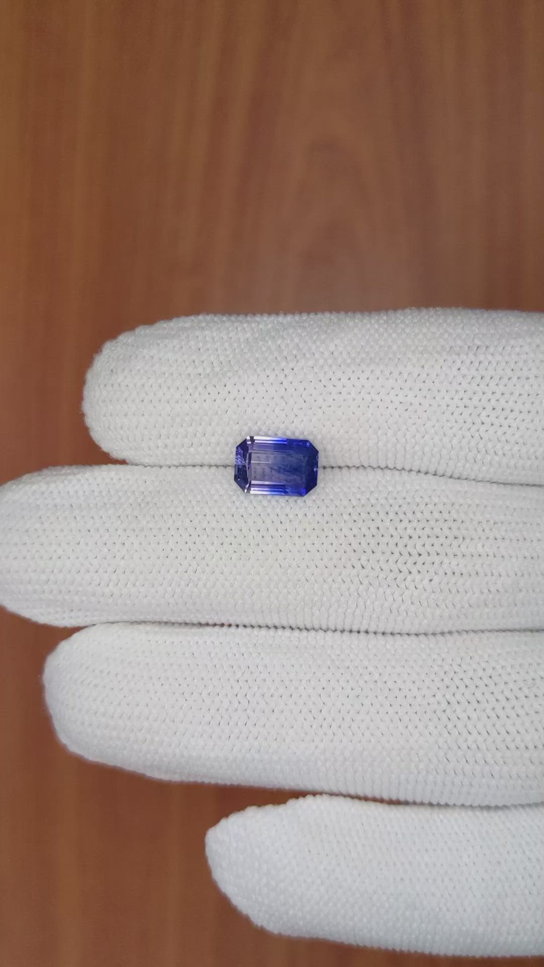 2.04 Ct. Bi Color Sapphire from Ceylon (Sri Lanka) Size Video