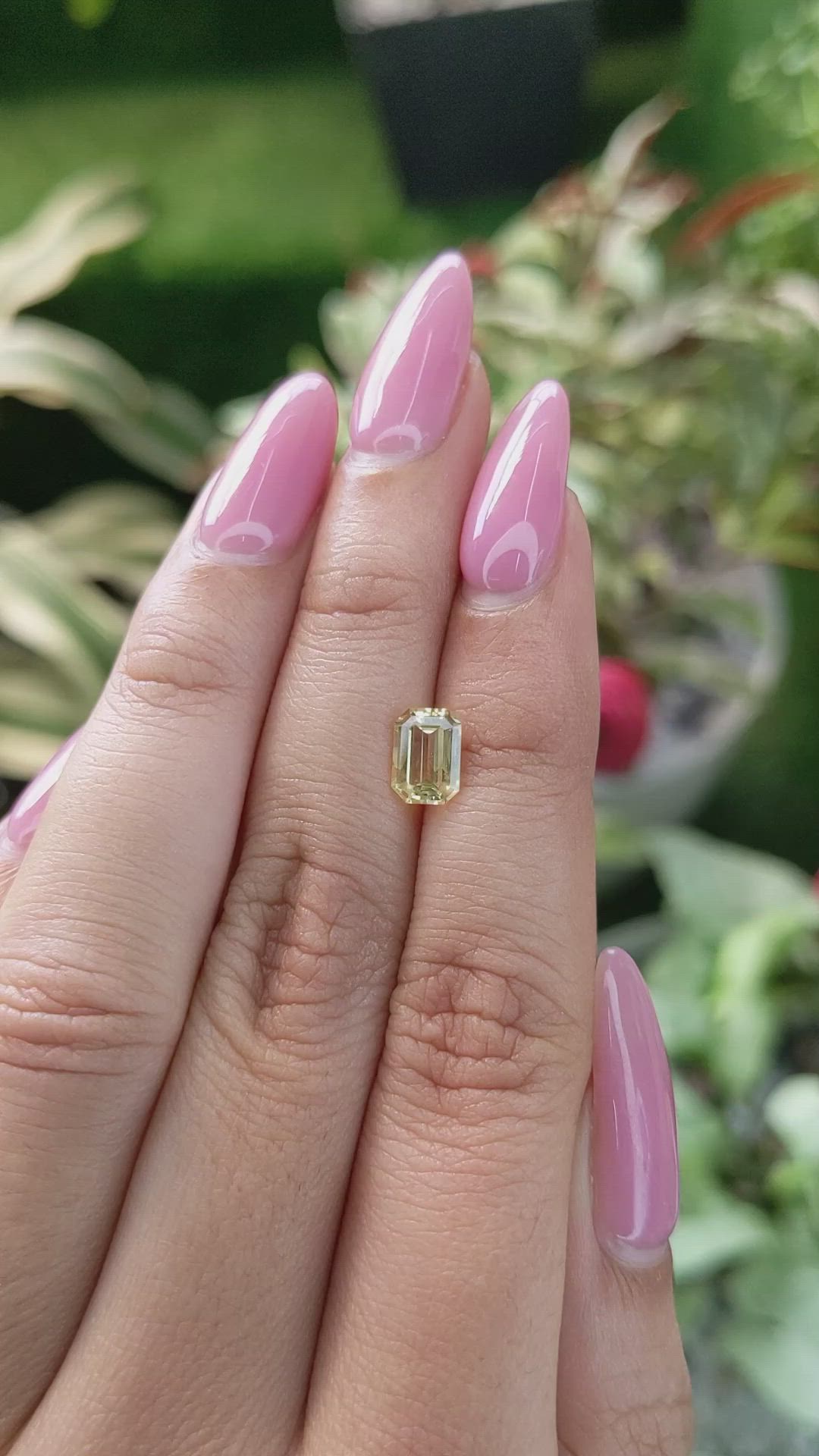 1.26 Ct. Yellow Sapphire from Ceylon (Sri Lanka) Size Video