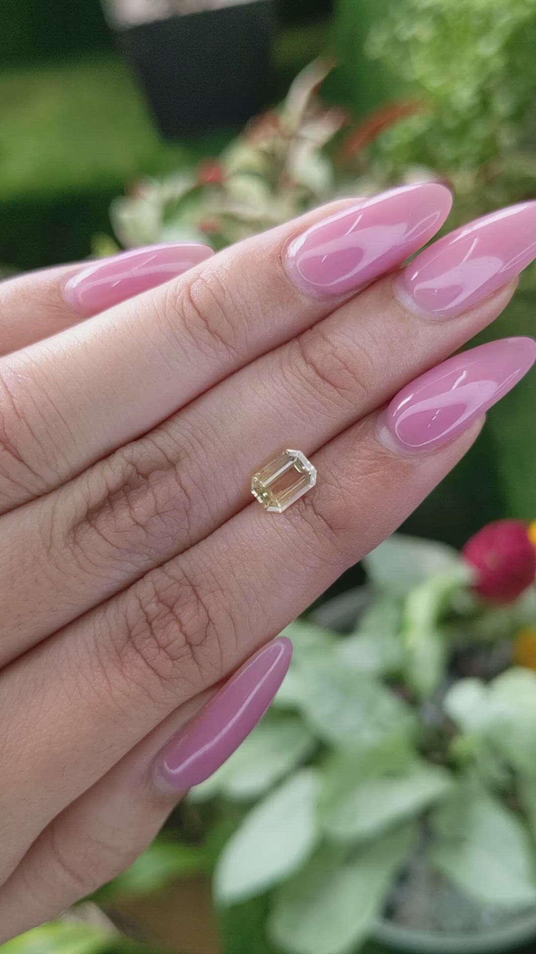 1.26 Ct. Yellow Sapphire from Ceylon (Sri Lanka) Size Video