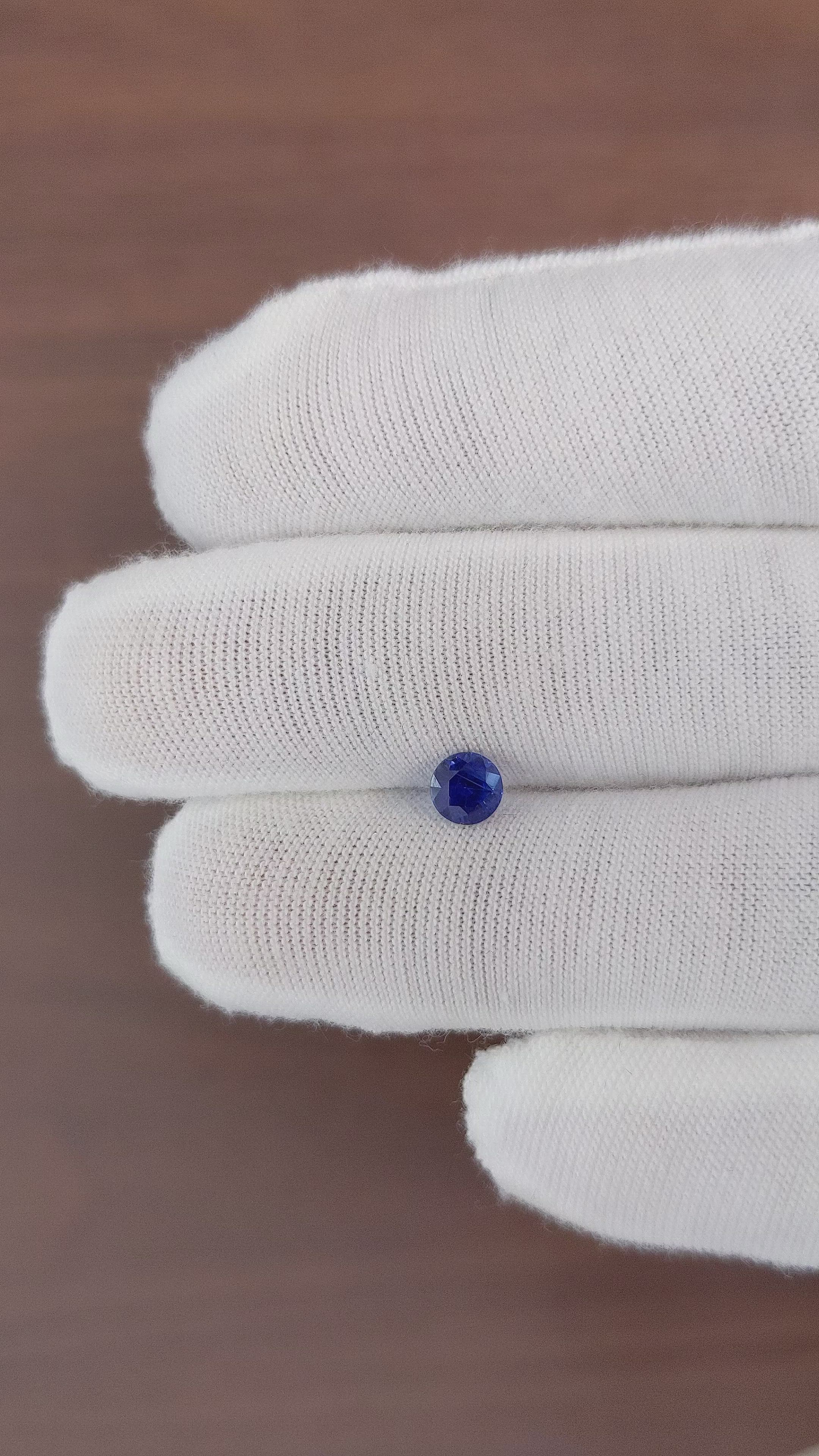 0.65 Ct. Blue Sapphire from Ceylon (Sri Lanka) Size Video