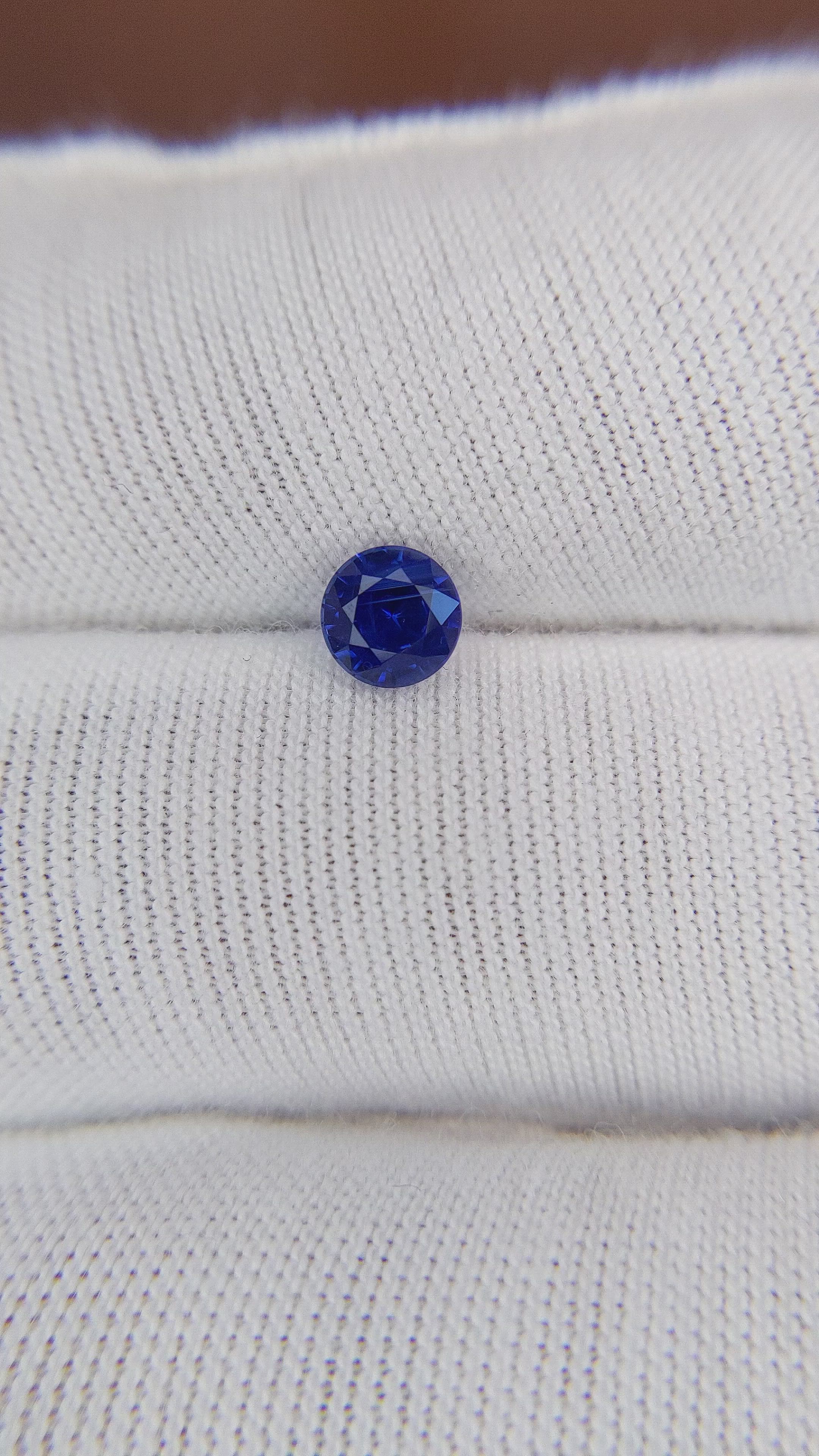 0.65 Ct. Blue Sapphire from Ceylon (Sri Lanka) Size Video