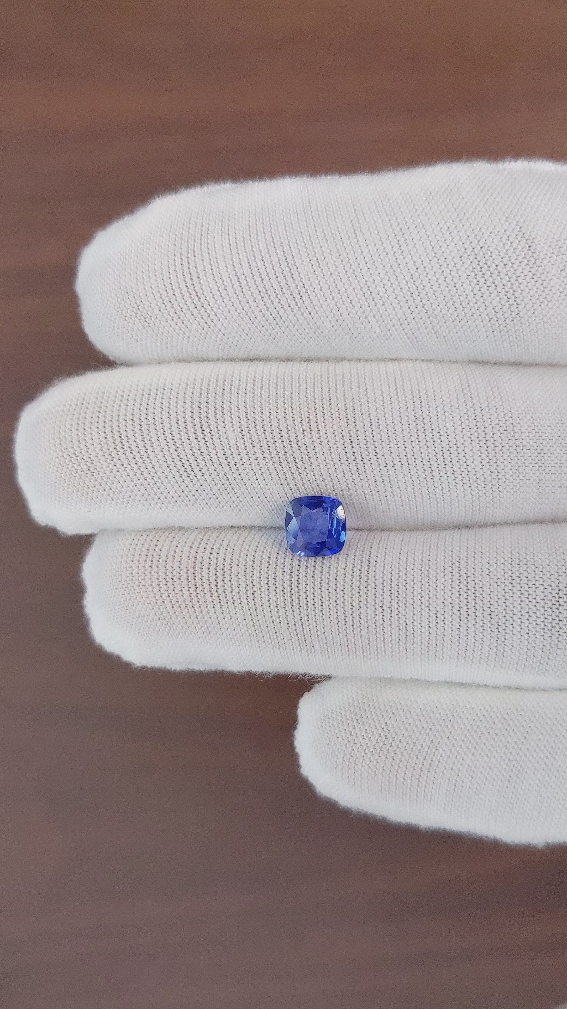 1.21 Ct. Blue Sapphire from Ceylon (Sri Lanka) Size Video