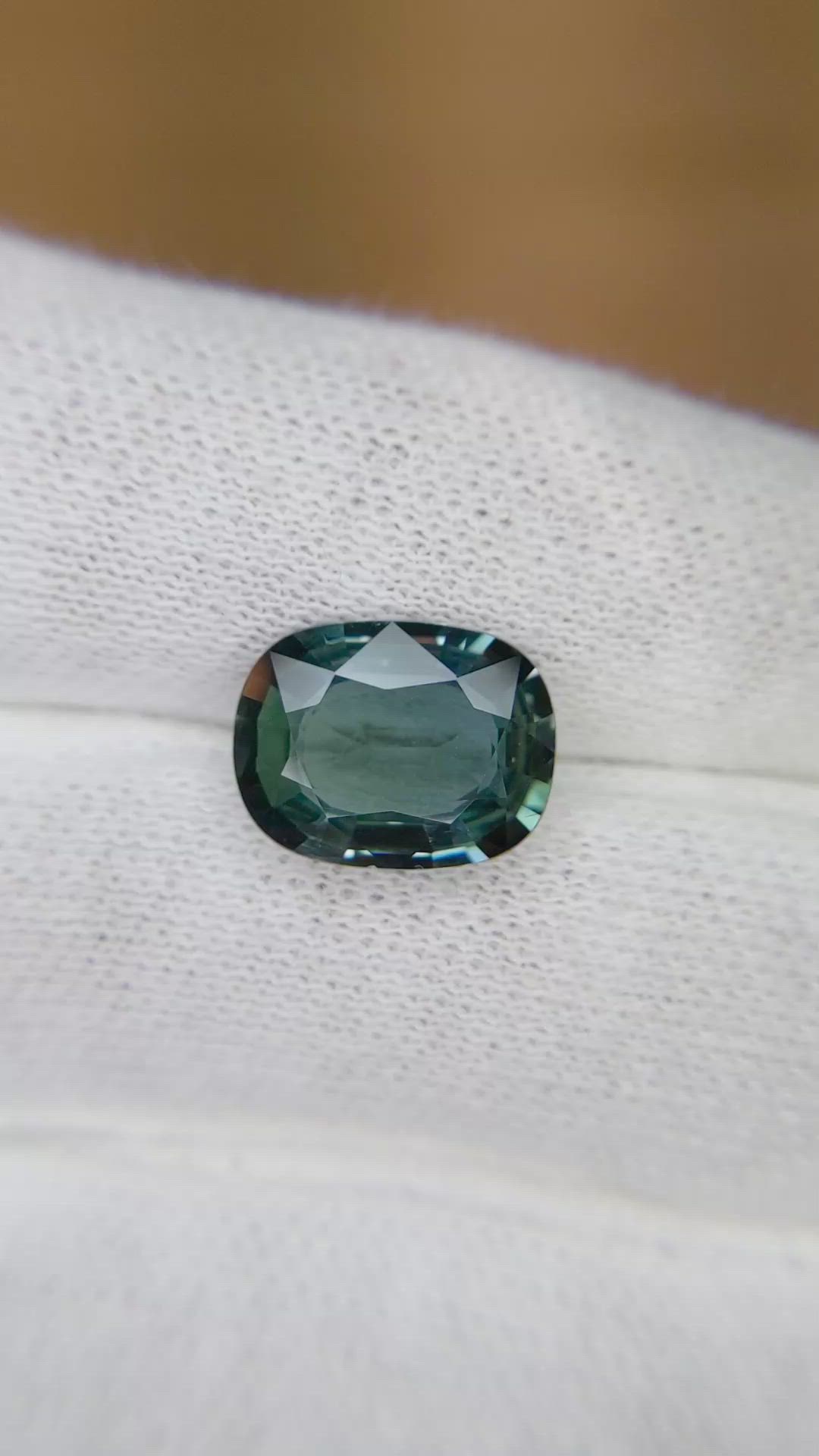 4.47 Ct. Bluish Green Sapphire from Ceylon (Sri Lanka) Size Video