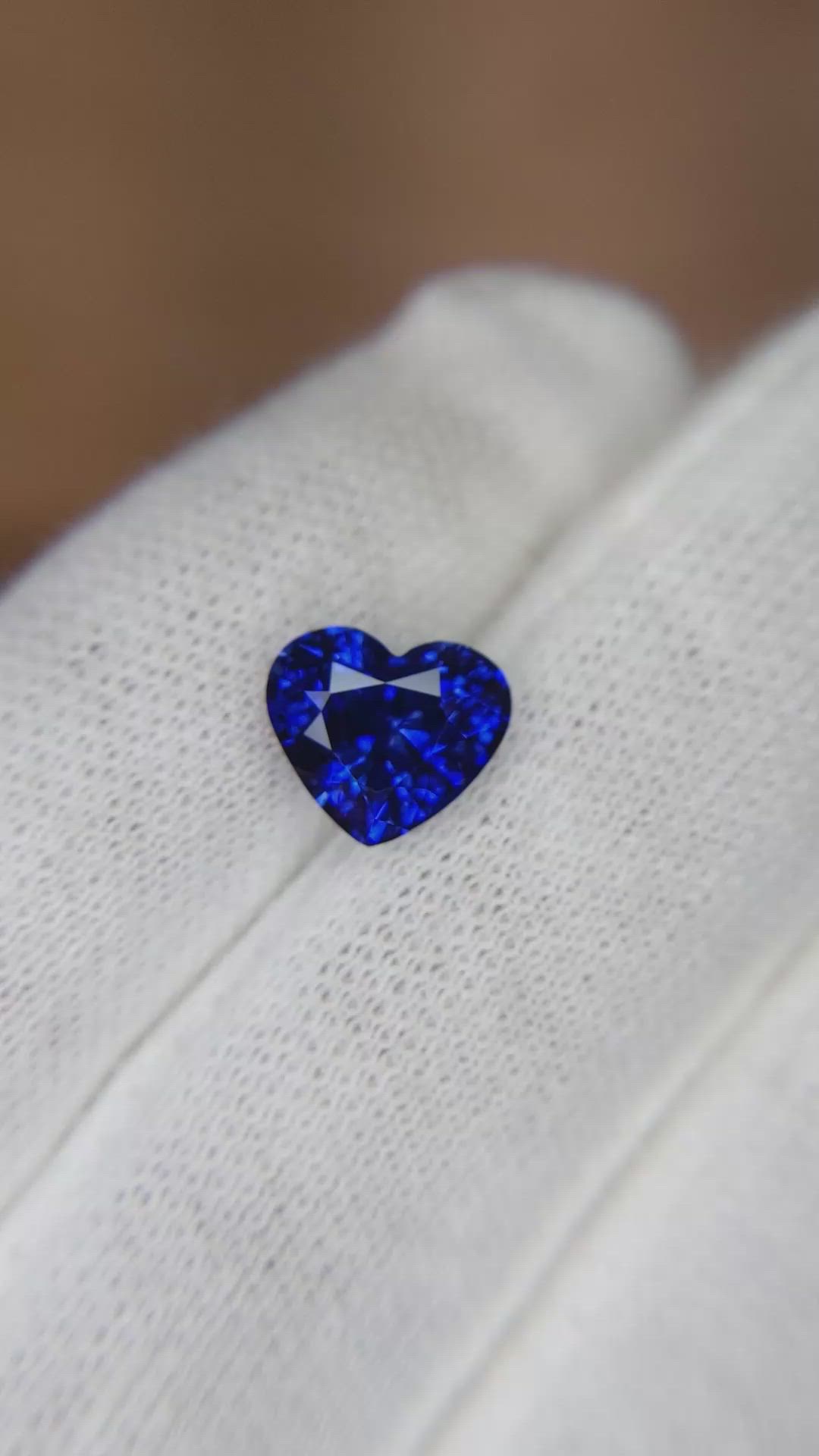 2.94 Ct. Blue Sapphire from Ceylon (Sri Lanka) Size Video