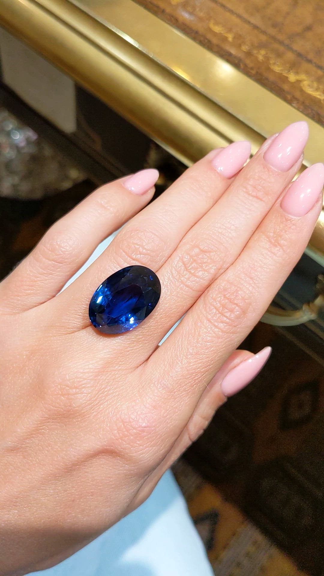 27.27 Ct. Blue Sapphire from Ceylon (Sri Lanka) Size Video