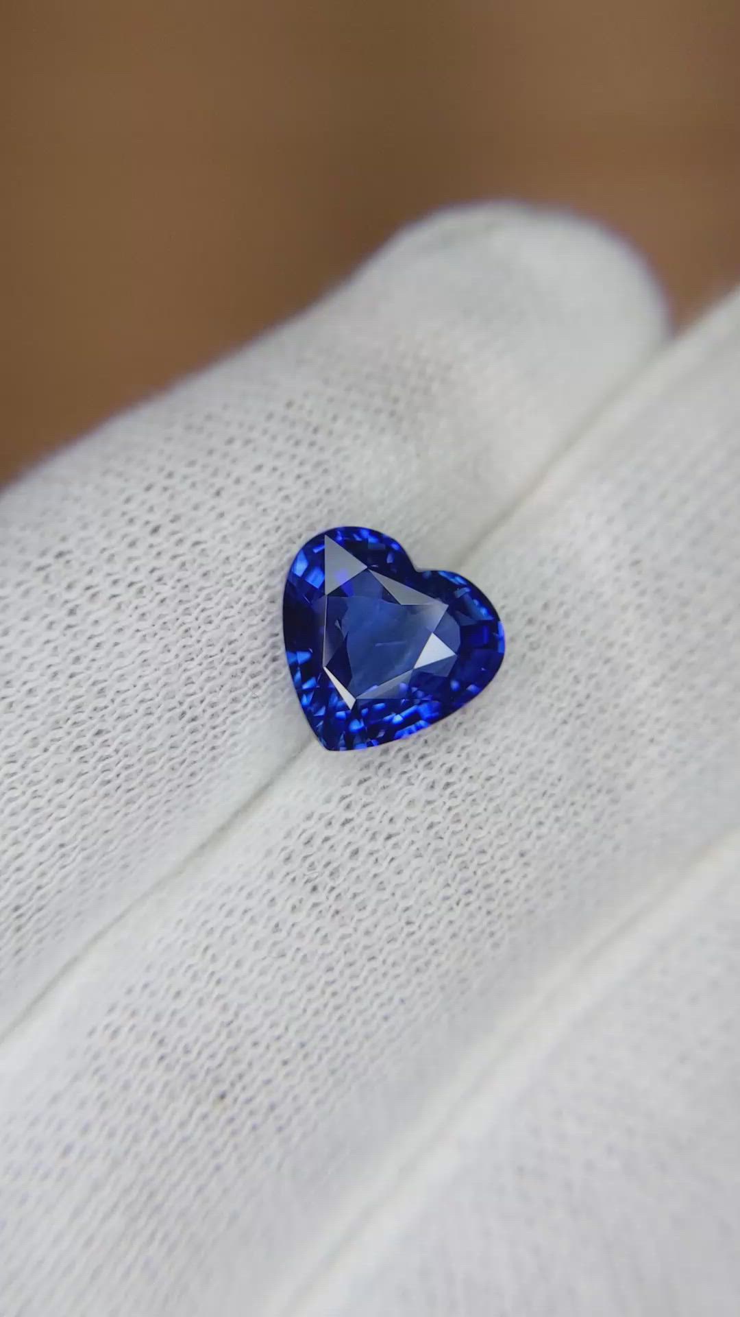 3.03 Ct. Blue Sapphire from Ceylon (Sri Lanka) Size Video