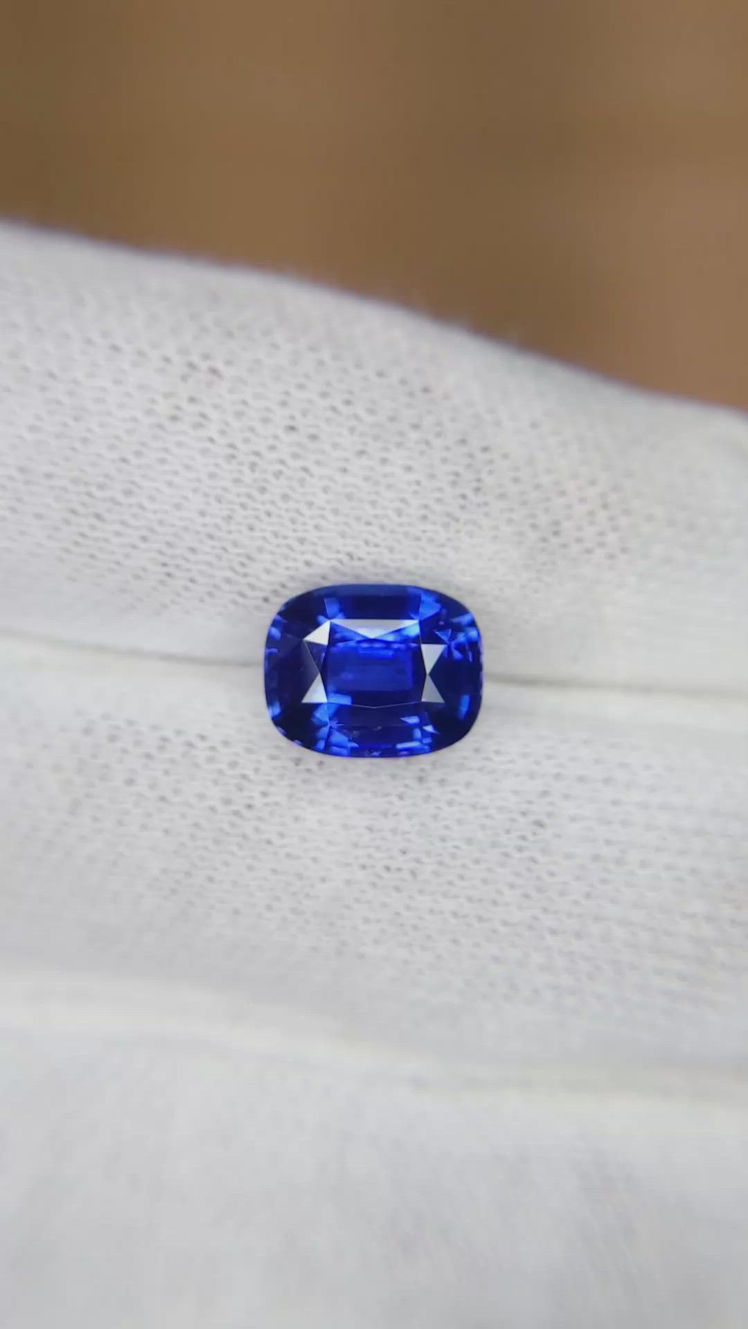 3.08 Ct. Blue Sapphire from Ceylon (Sri Lanka) Size Video