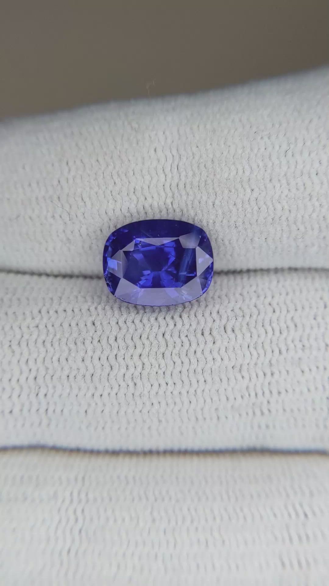 3.96 Ct. Blue Sapphire from Ceylon (Sri Lanka) Size Video