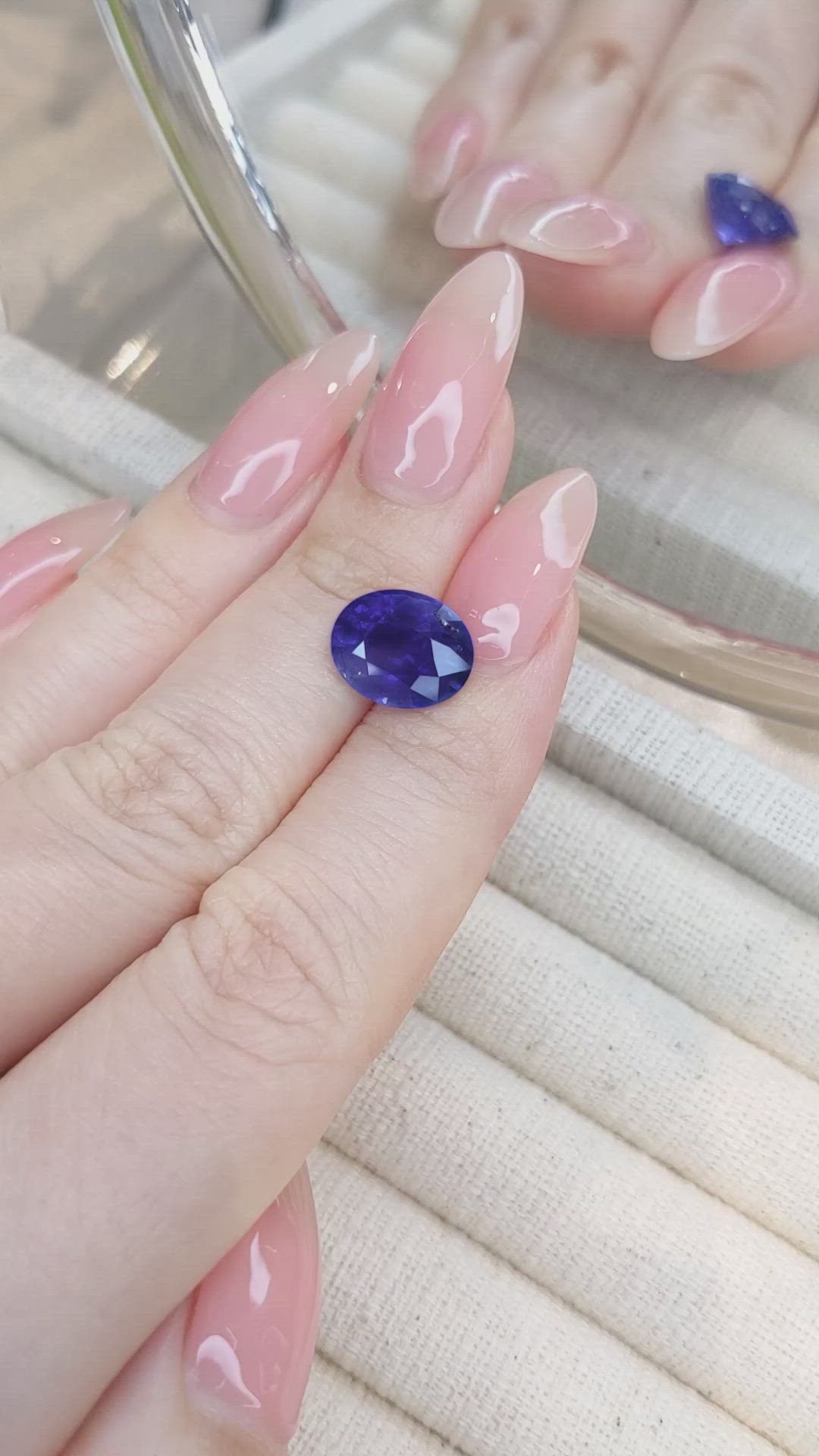 5.31 Ct. Blue Sapphire from Ceylon (Sri Lanka) Size Video