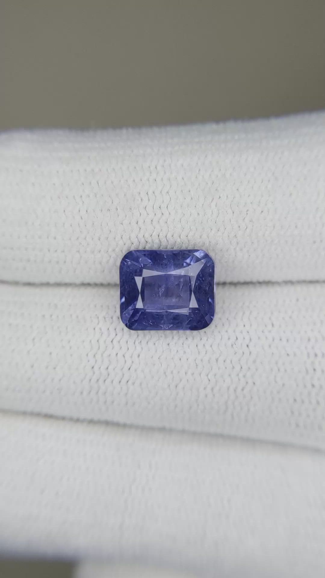 3.19 Ct. Blue Sapphire from Ceylon (Sri Lanka) Size Video