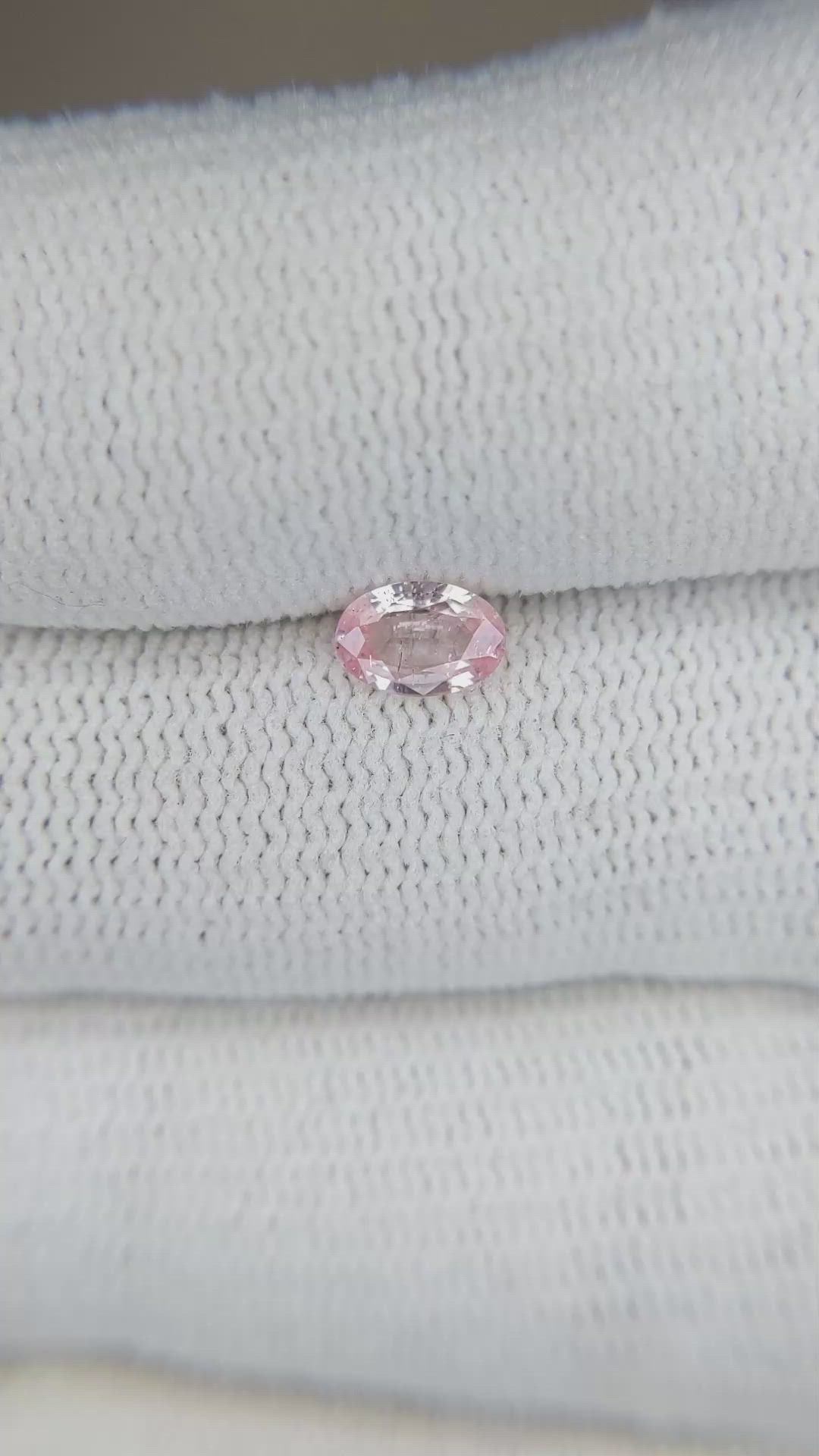 0.40 Ct. Padparadscha Sapphire from Ceylon (Sri Lanka) Size Video