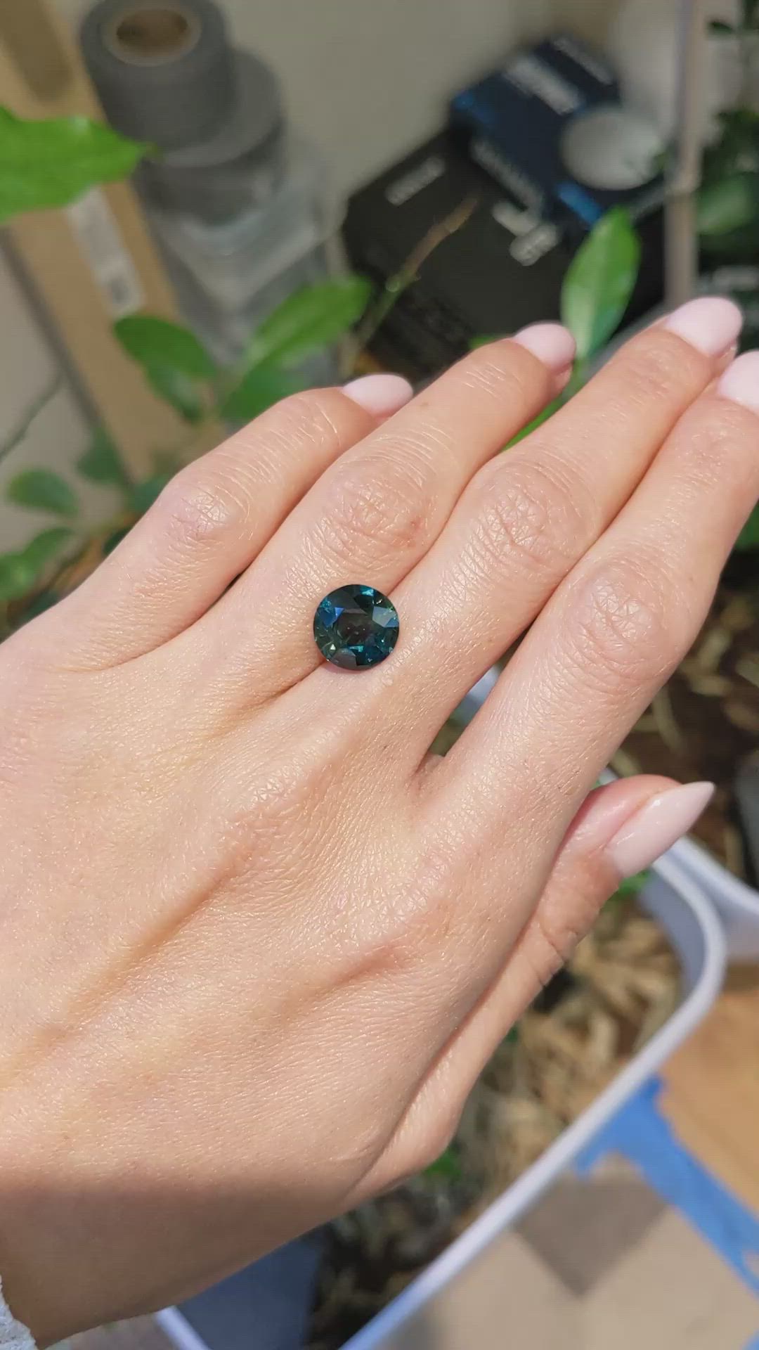 5.06 Ct. Bluish Green Sapphire from Ceylon (Sri Lanka) Size Video