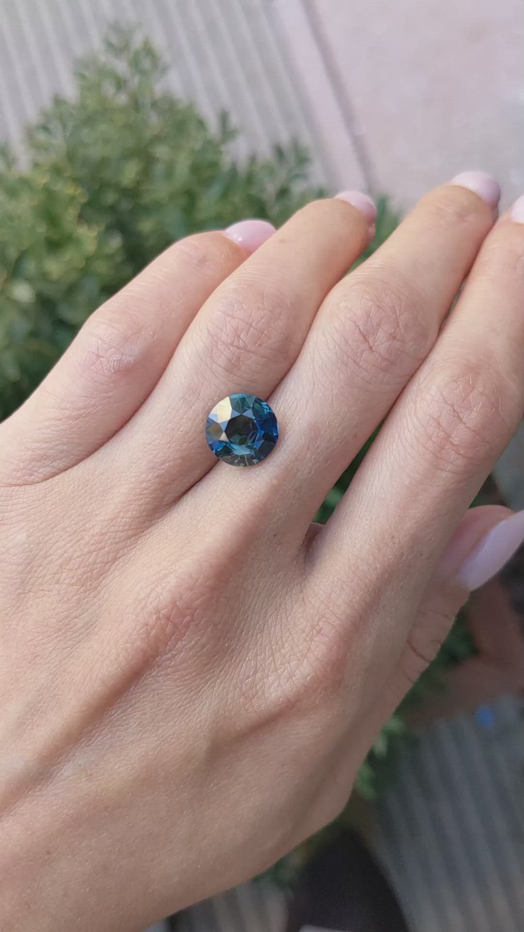 5.06 Ct. Bluish Green Sapphire from Ceylon (Sri Lanka) Size Video