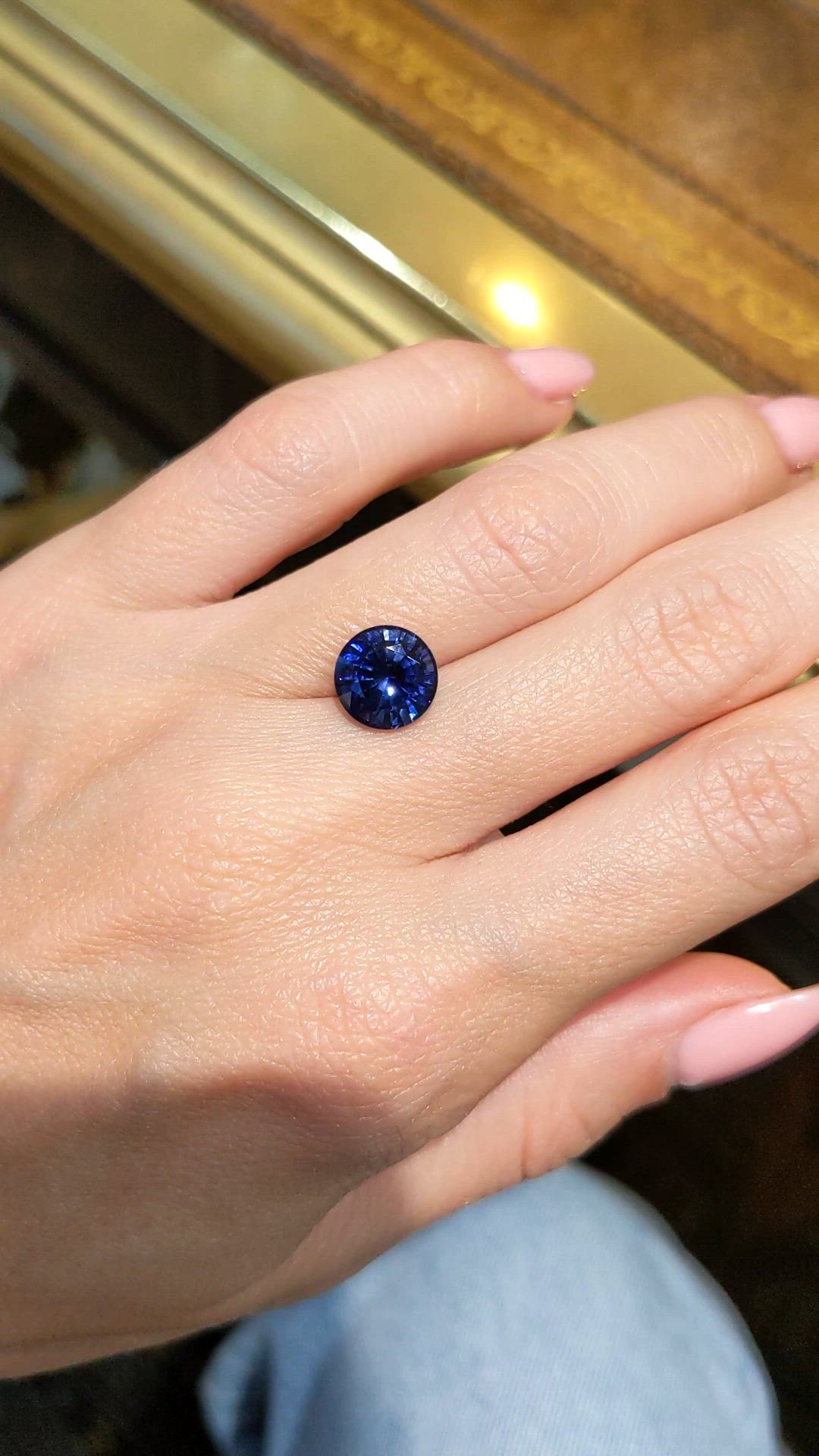 4.03 Ct. Blue Sapphire from Ceylon (Sri Lanka) Size Video