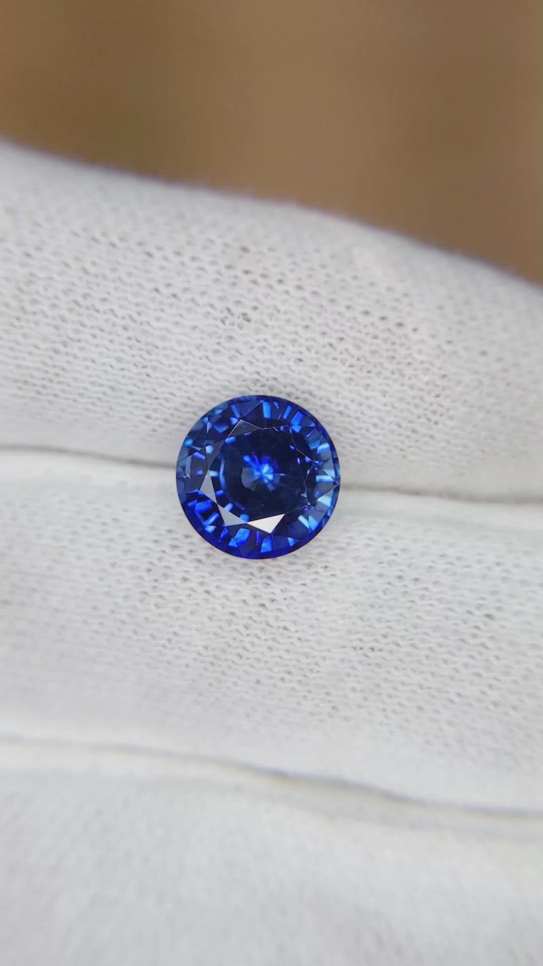 4.03 Ct. Blue Sapphire from Ceylon (Sri Lanka) Size Video