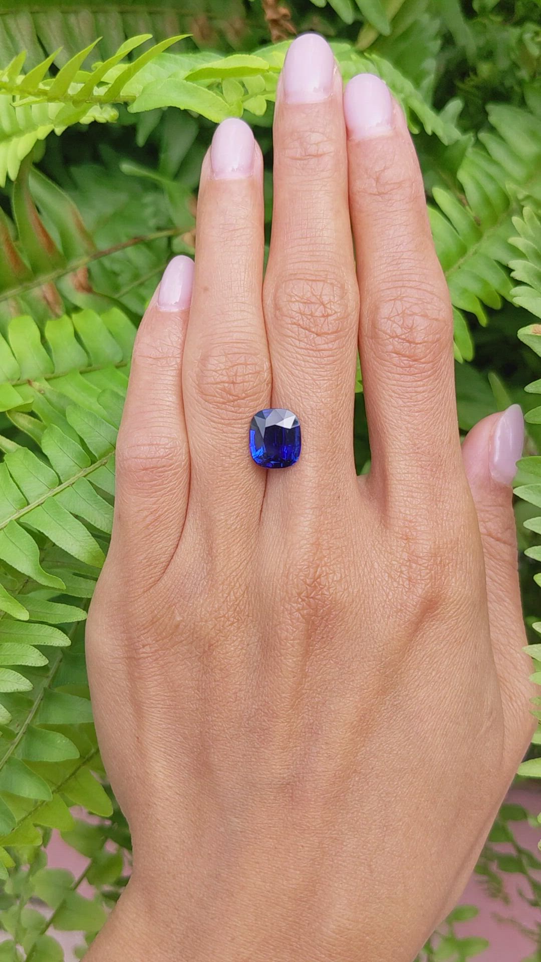 4.56 Ct. Blue Sapphire from Ceylon (Sri Lanka) Size Video