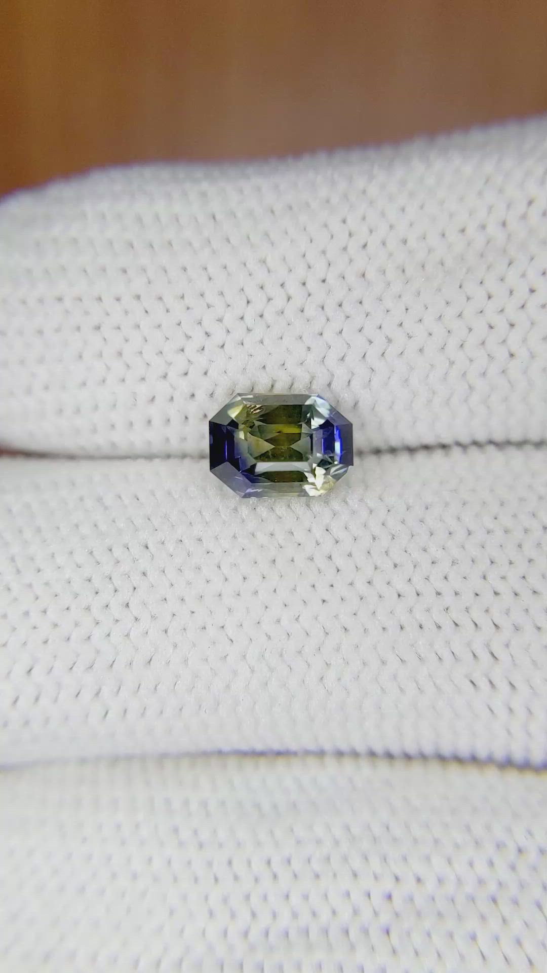 1.69 Ct. Bi Color Sapphire from Ceylon (Sri Lanka) Size Video