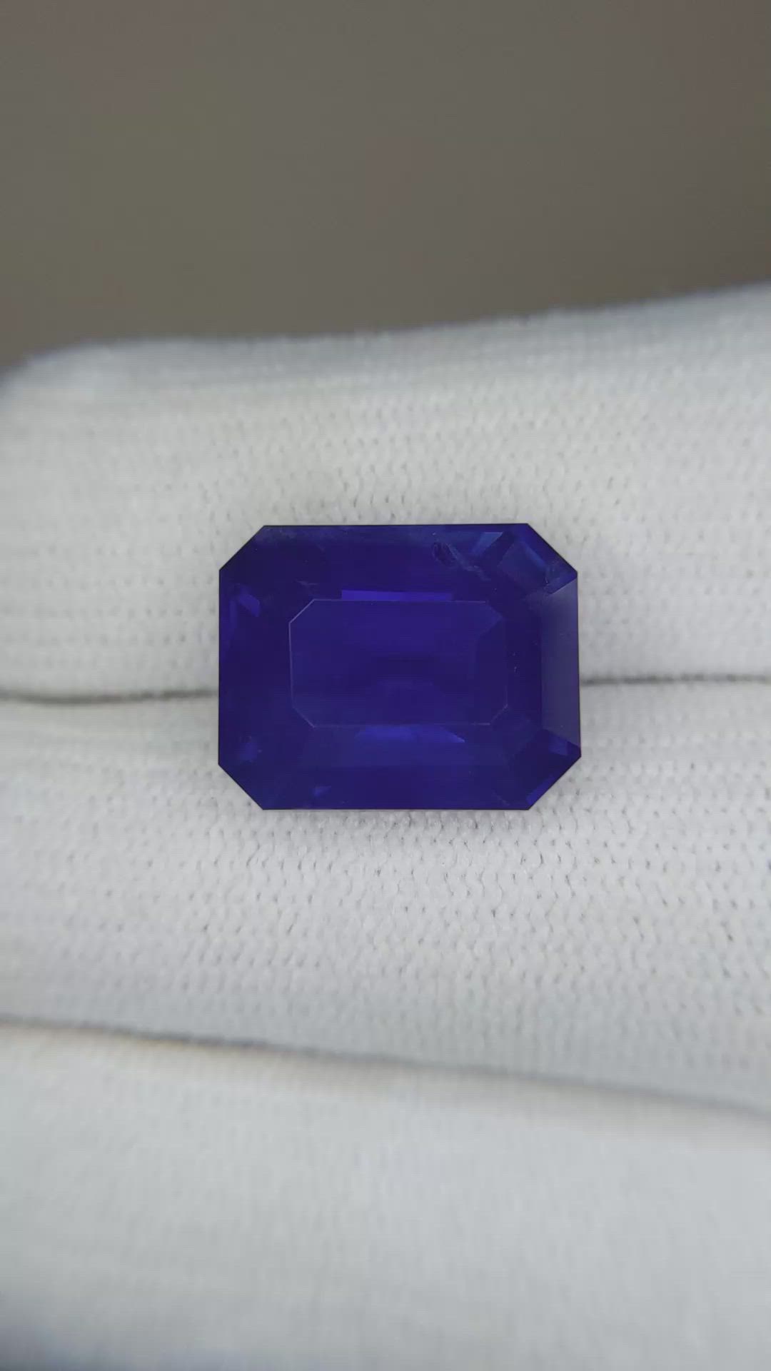 10.55 Ct. Blue Sapphire from Ceylon (Sri Lanka) Size Video