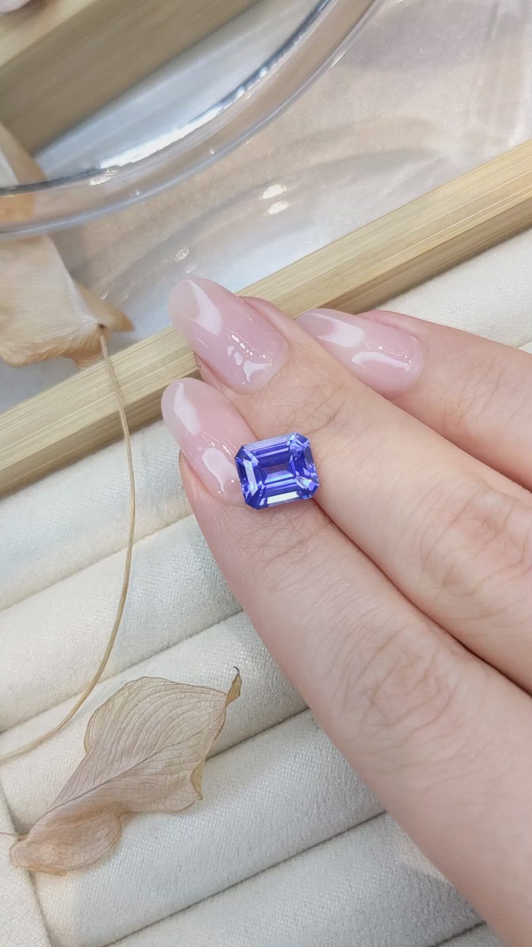 4.08 Ct. Purplish Blue Sapphire from Ceylon (Sri Lanka) Size Video