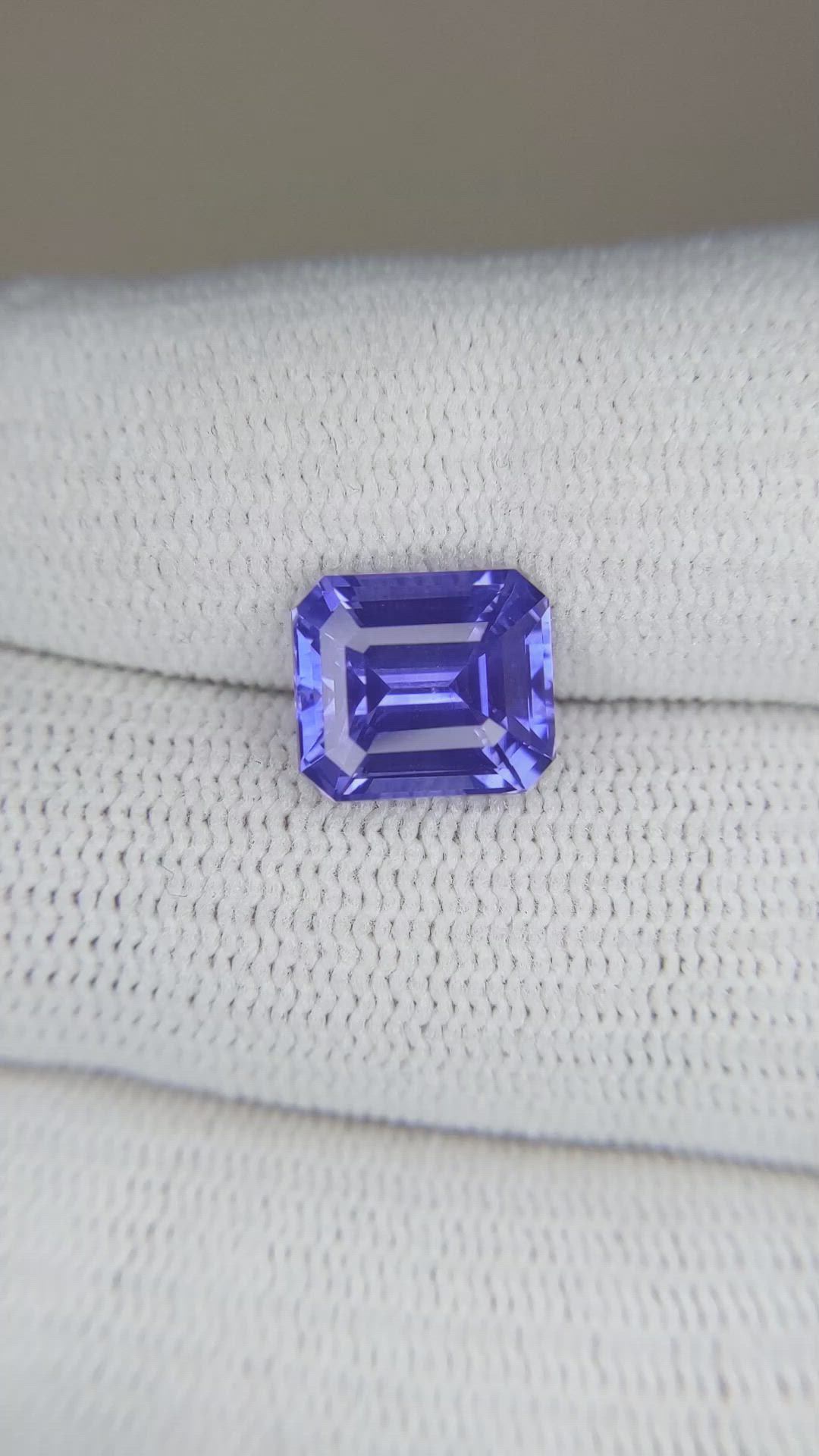4.08 Ct. Purplish Blue Sapphire from Ceylon (Sri Lanka) Size Video