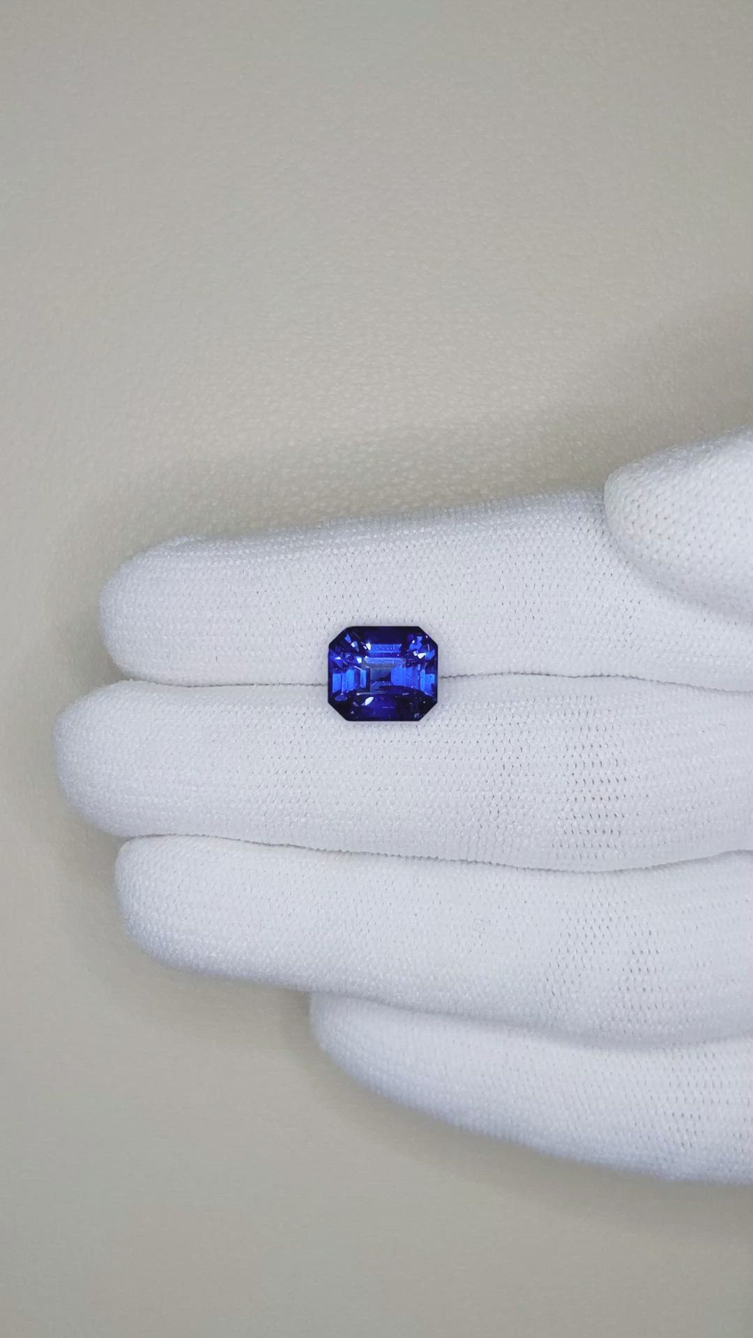 4.17 Ct. Blue Sapphire from Ceylon (Sri Lanka) Size Video