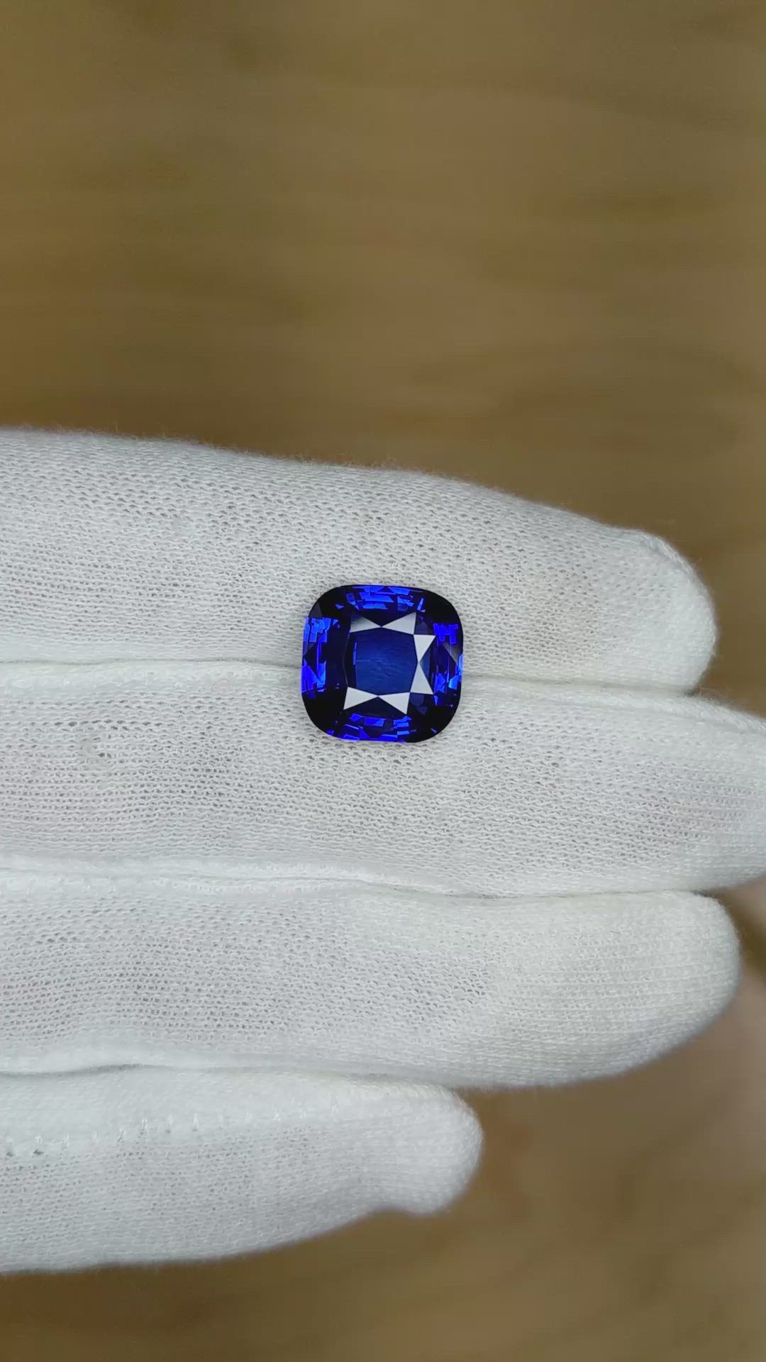 9.03 Ct. Blue Sapphire from Ceylon (Sri Lanka) Size Video