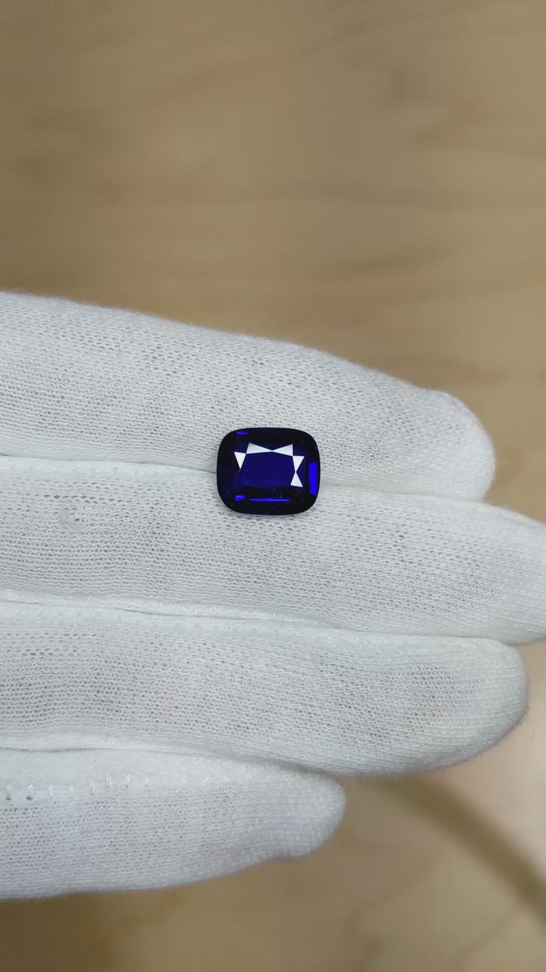 5.05 Ct. Blue Sapphire from Ceylon (Sri Lanka) Size Video