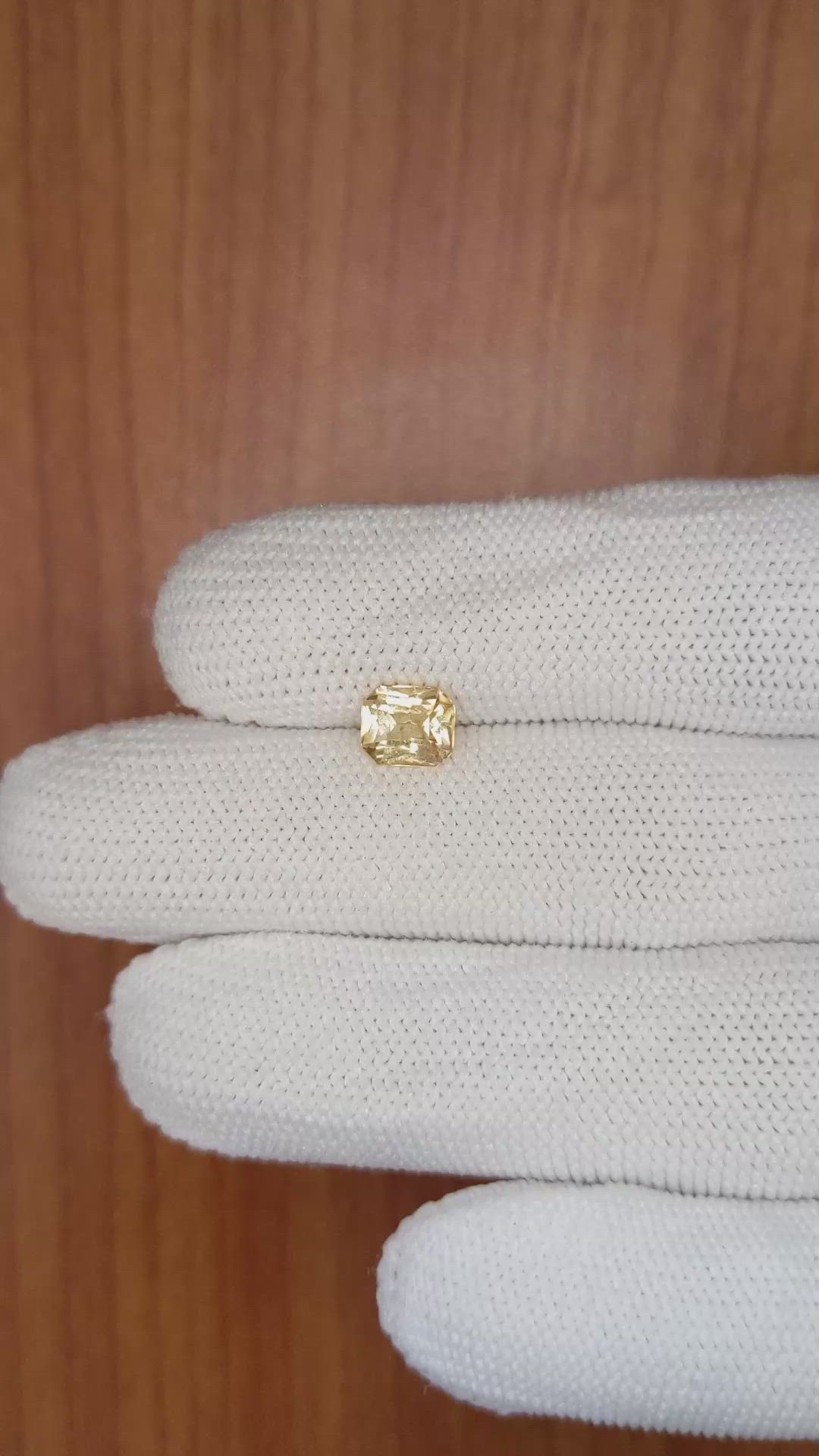 1.21 Ct. Yellow Sapphire from Ceylon (Sri Lanka) Size Video
