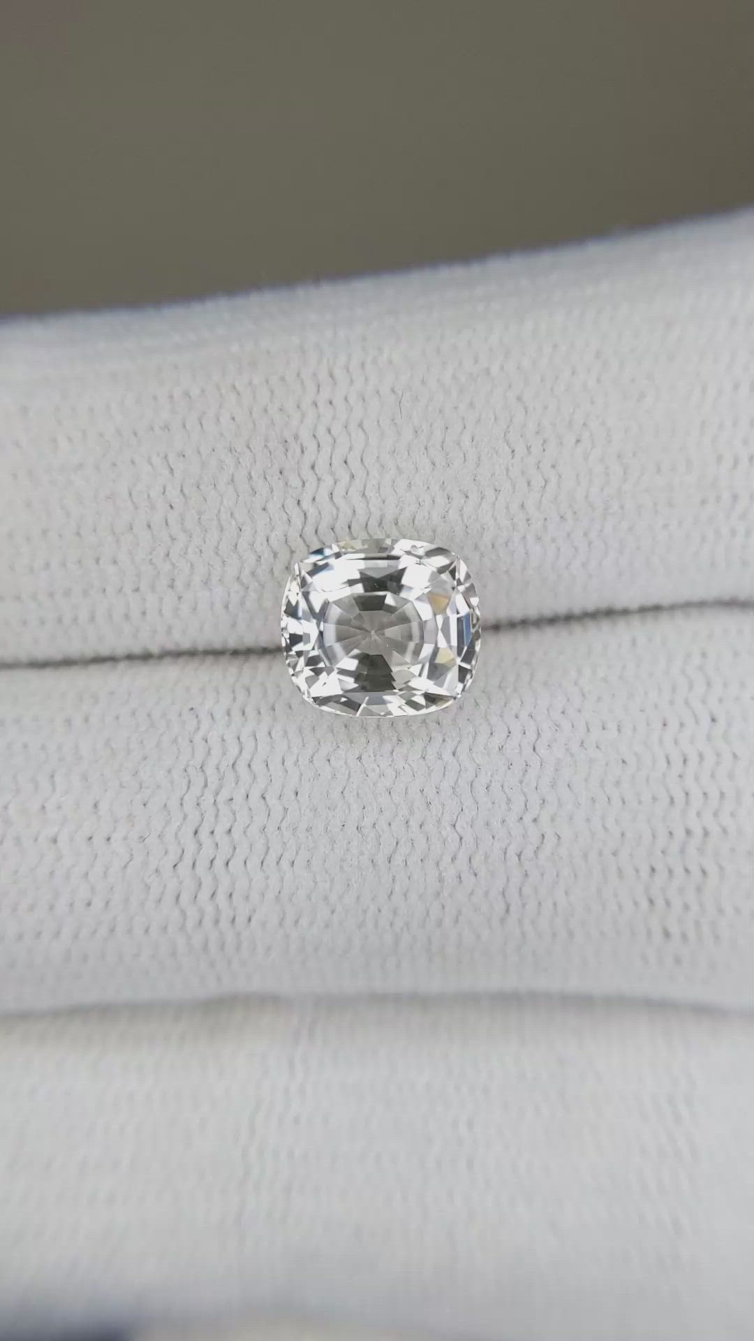 2.33 Ct. Yellow Sapphire from Ceylon (Sri Lanka) Size Video