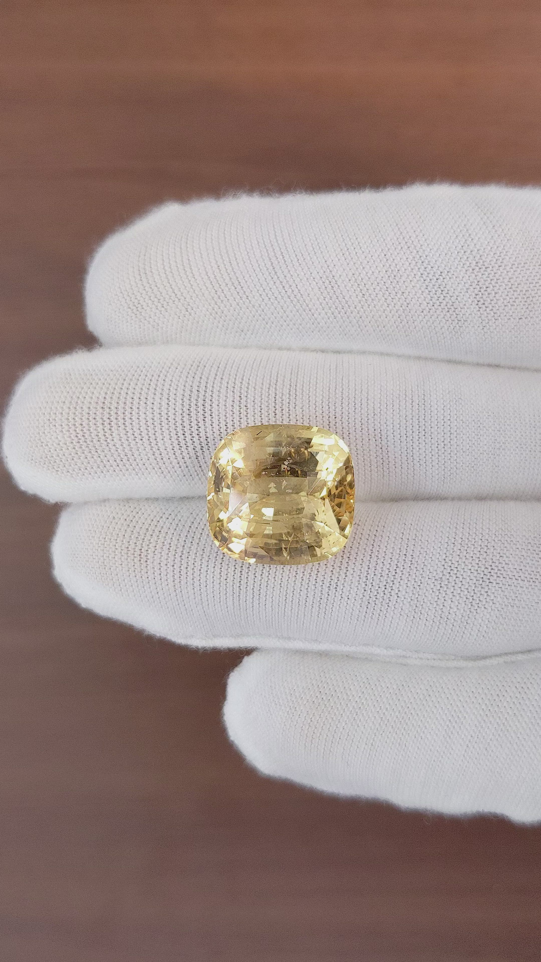 23.94 Ct. Yellowish Orange Sapphire from Ceylon (Sri Lanka) Size Video
