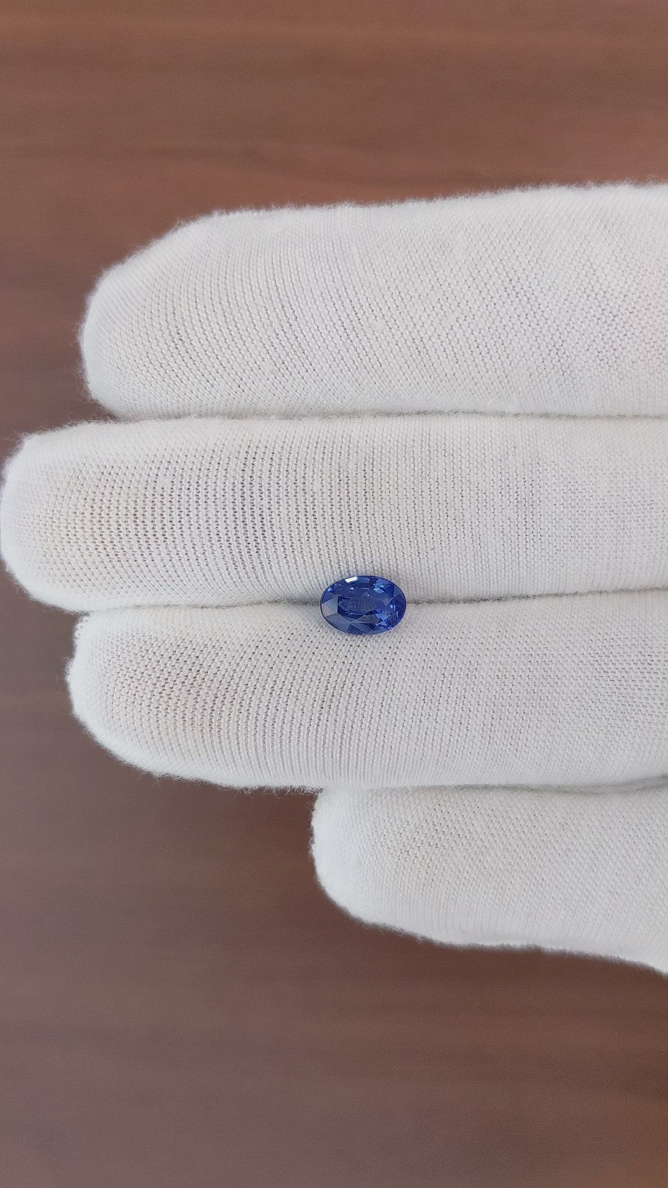 1.53 Ct. Blue Sapphire from Ceylon (Sri Lanka) Size Video