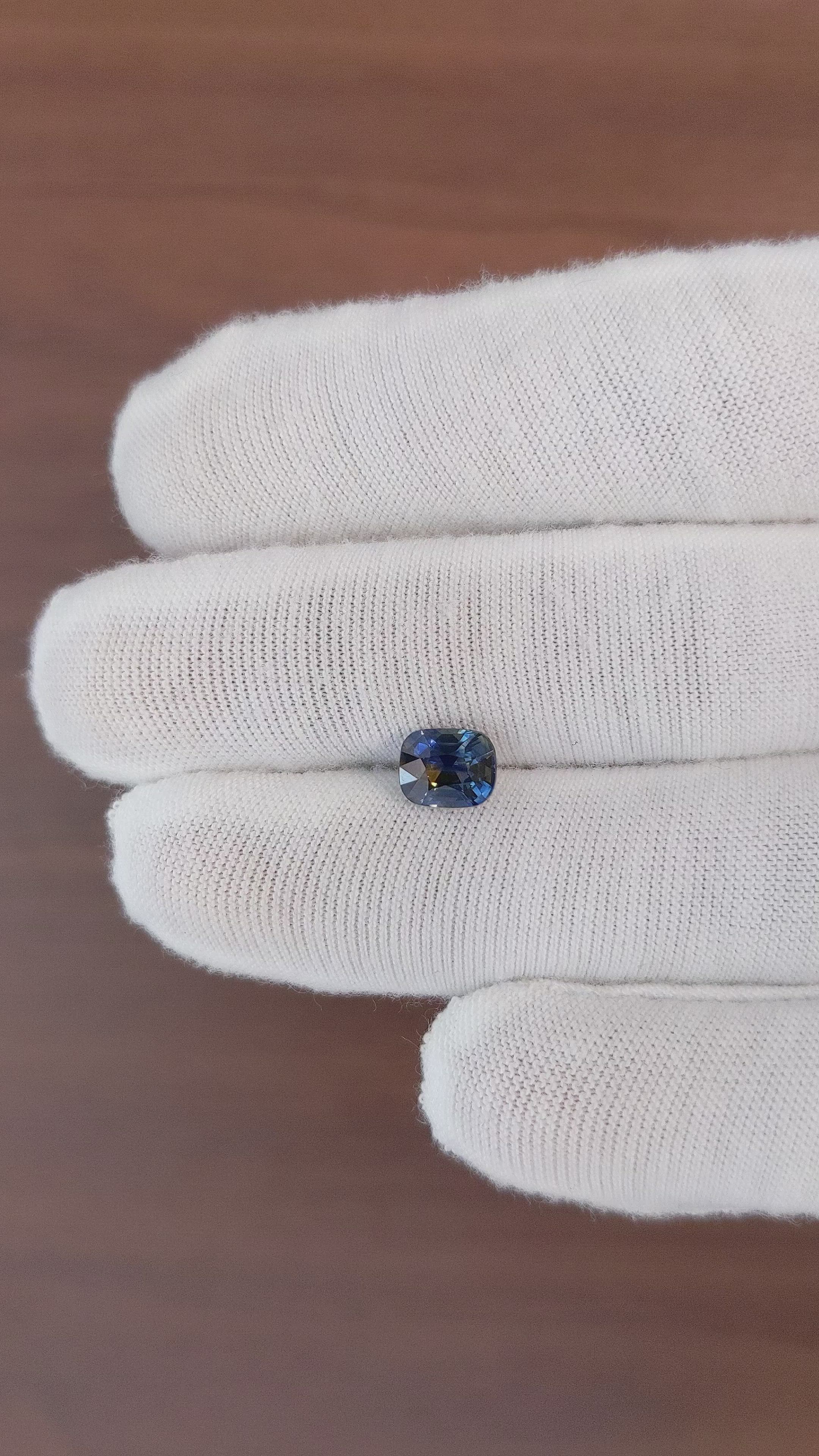 1.50 Ct. Bi Color Sapphire from Ceylon (Sri Lanka) Size Video