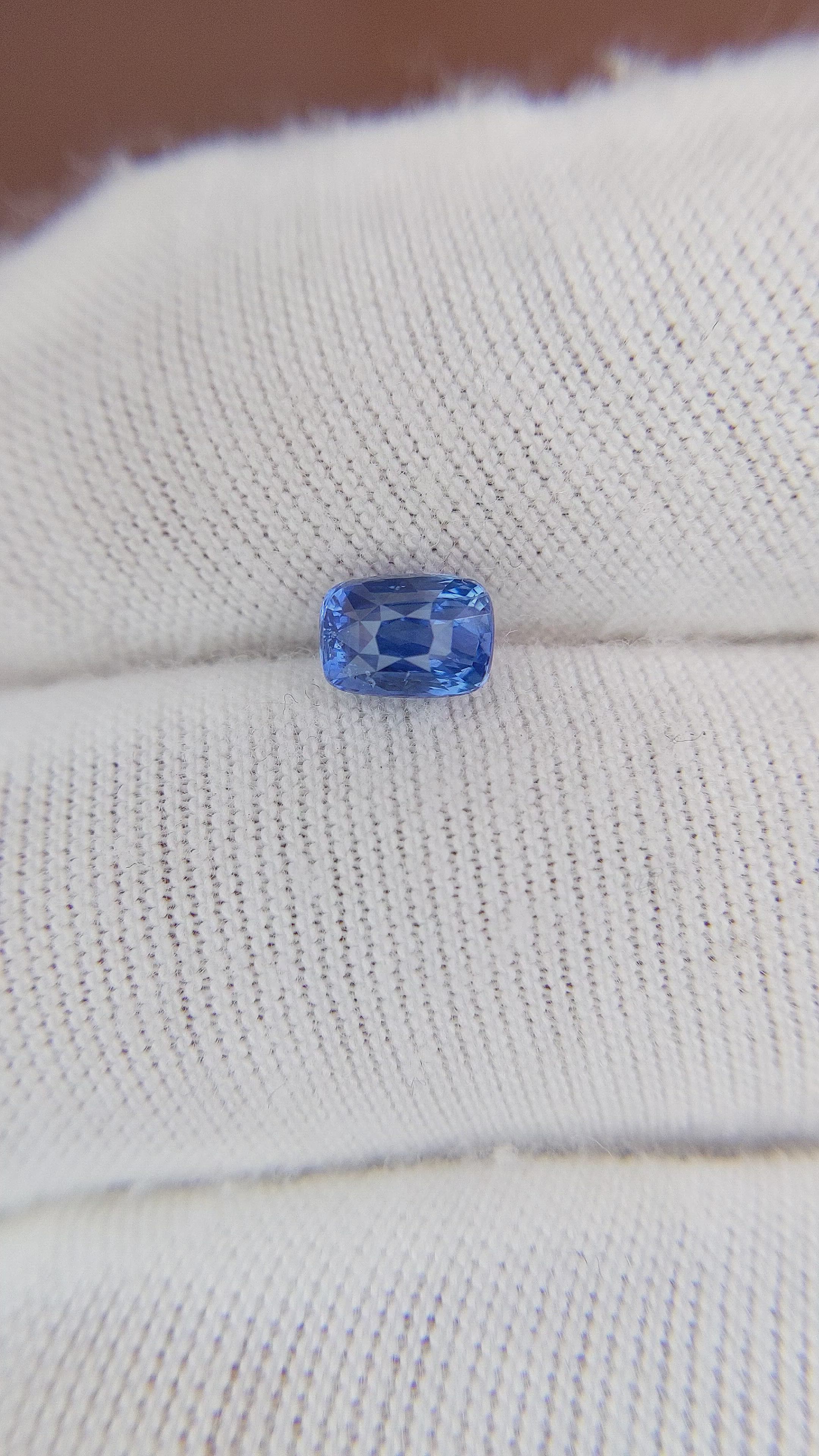 1.00 Ct. Blue Sapphire from Ceylon (Sri Lanka) Size Video