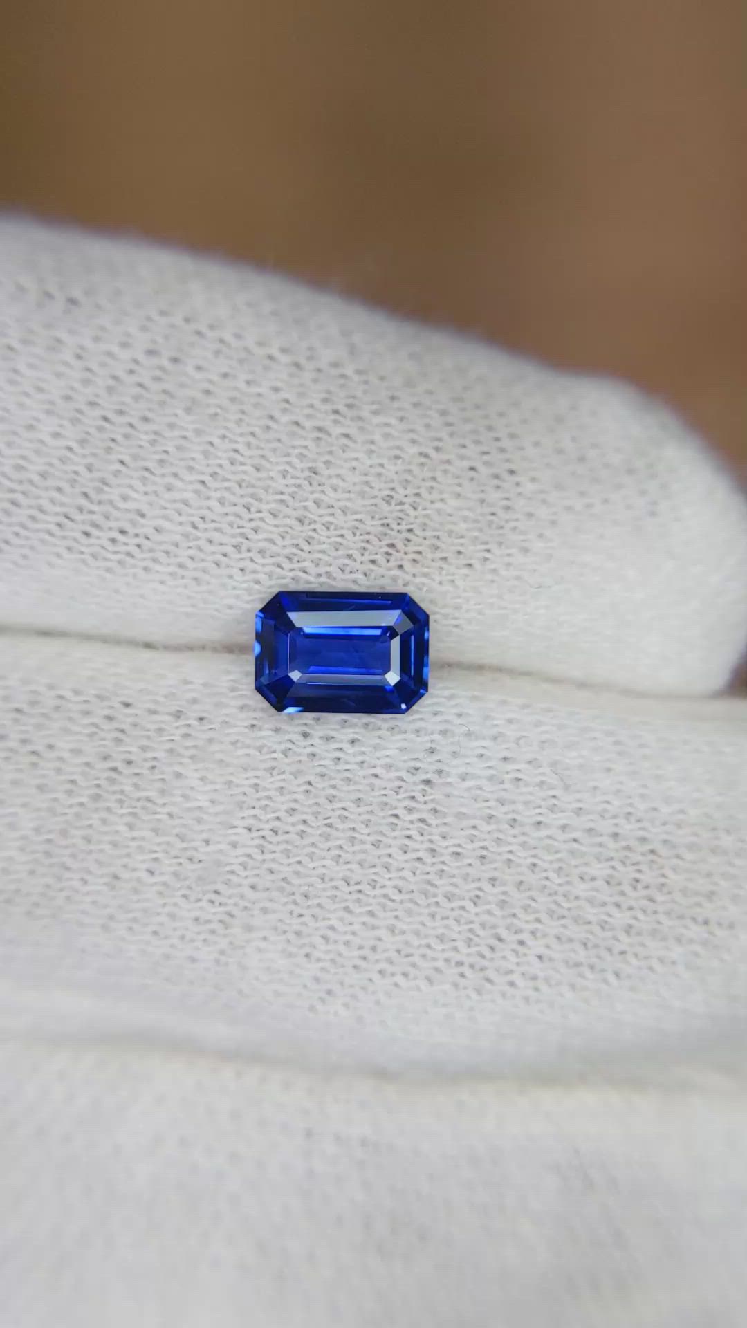 0.98 Ct. Blue Sapphire from Ceylon (Sri Lanka) Size Video
