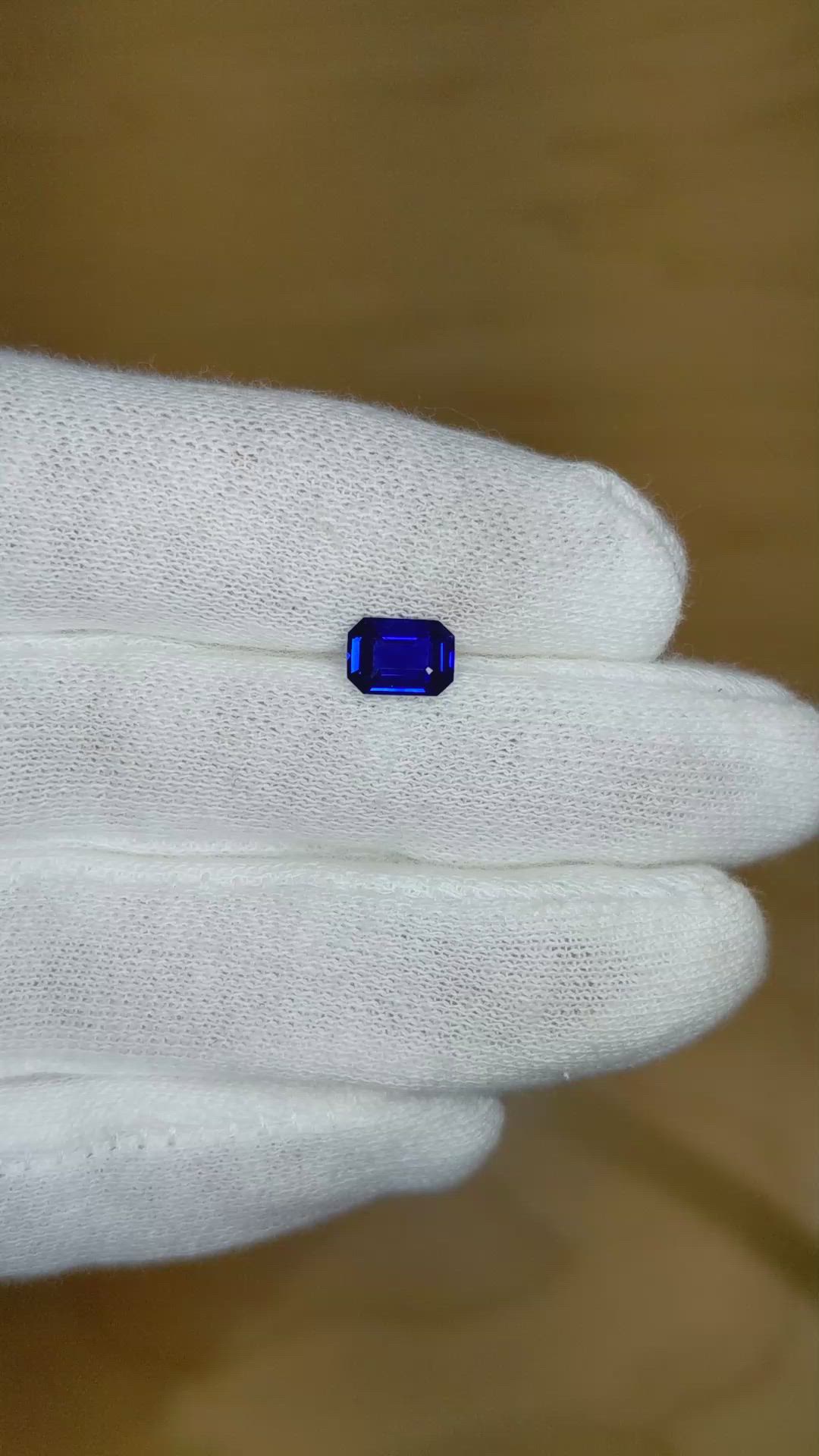 1.00 Ct. Blue Sapphire from Ceylon (Sri Lanka) Size Video