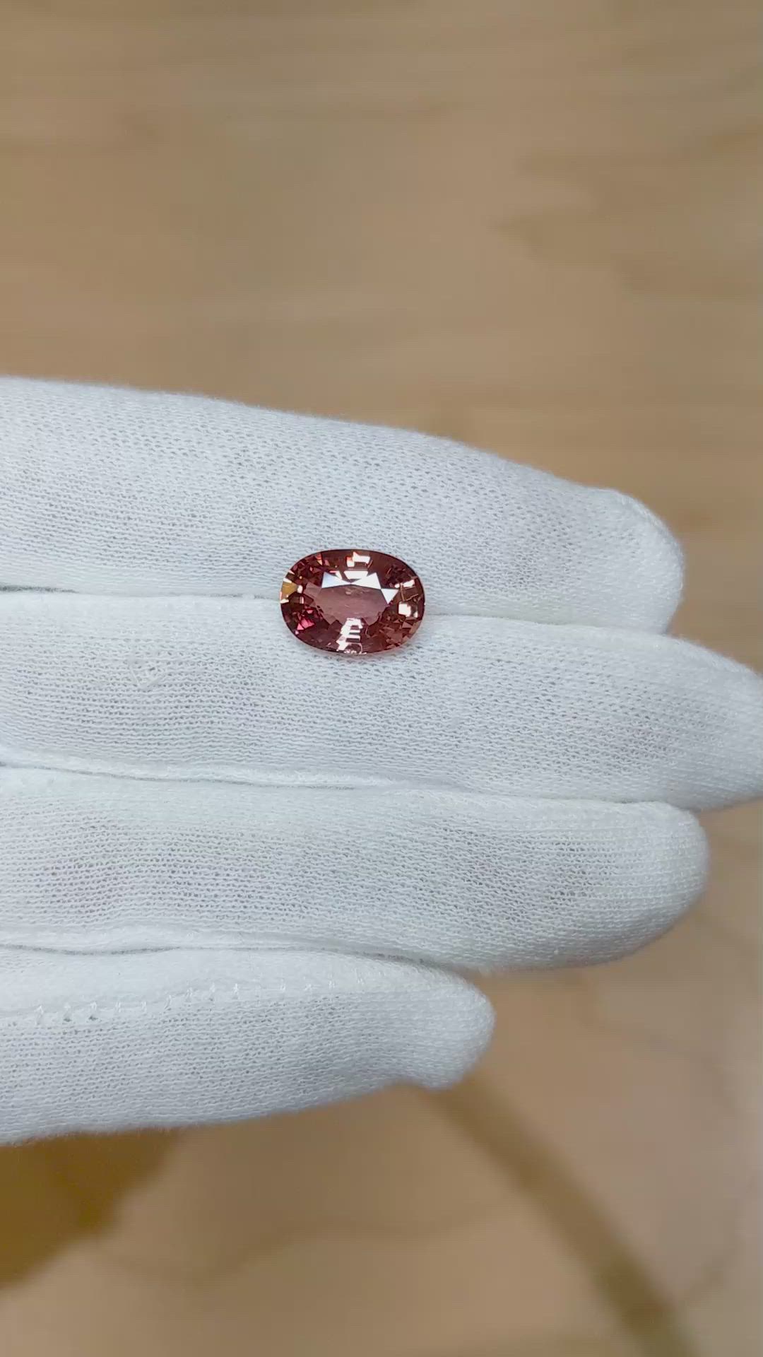 5.17 Ct. Padparadscha Sapphire from Ceylon (Sri Lanka) Size Video