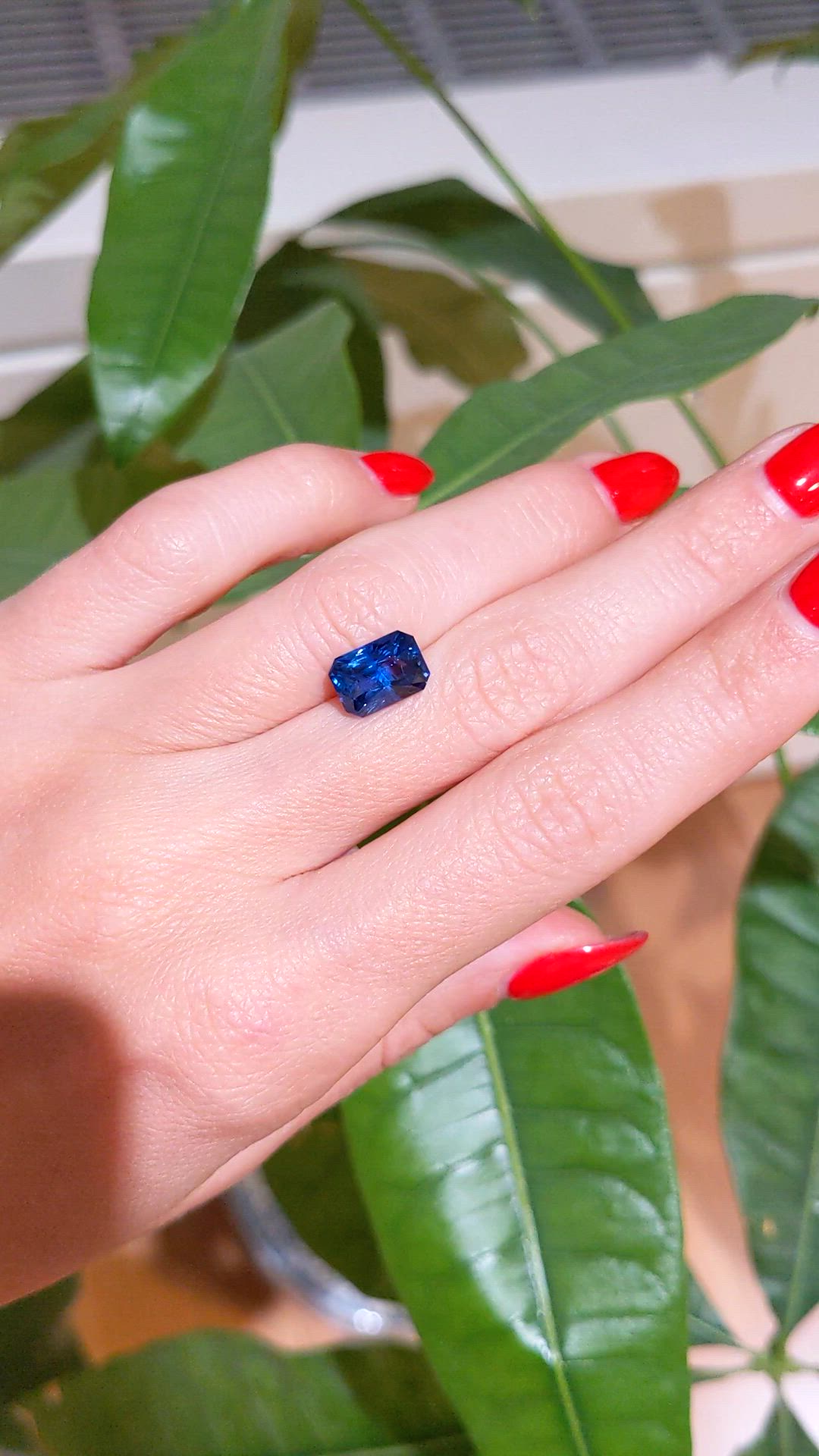 4.05 Ct. Blue Sapphire from Ceylon (Sri Lanka) Size Video