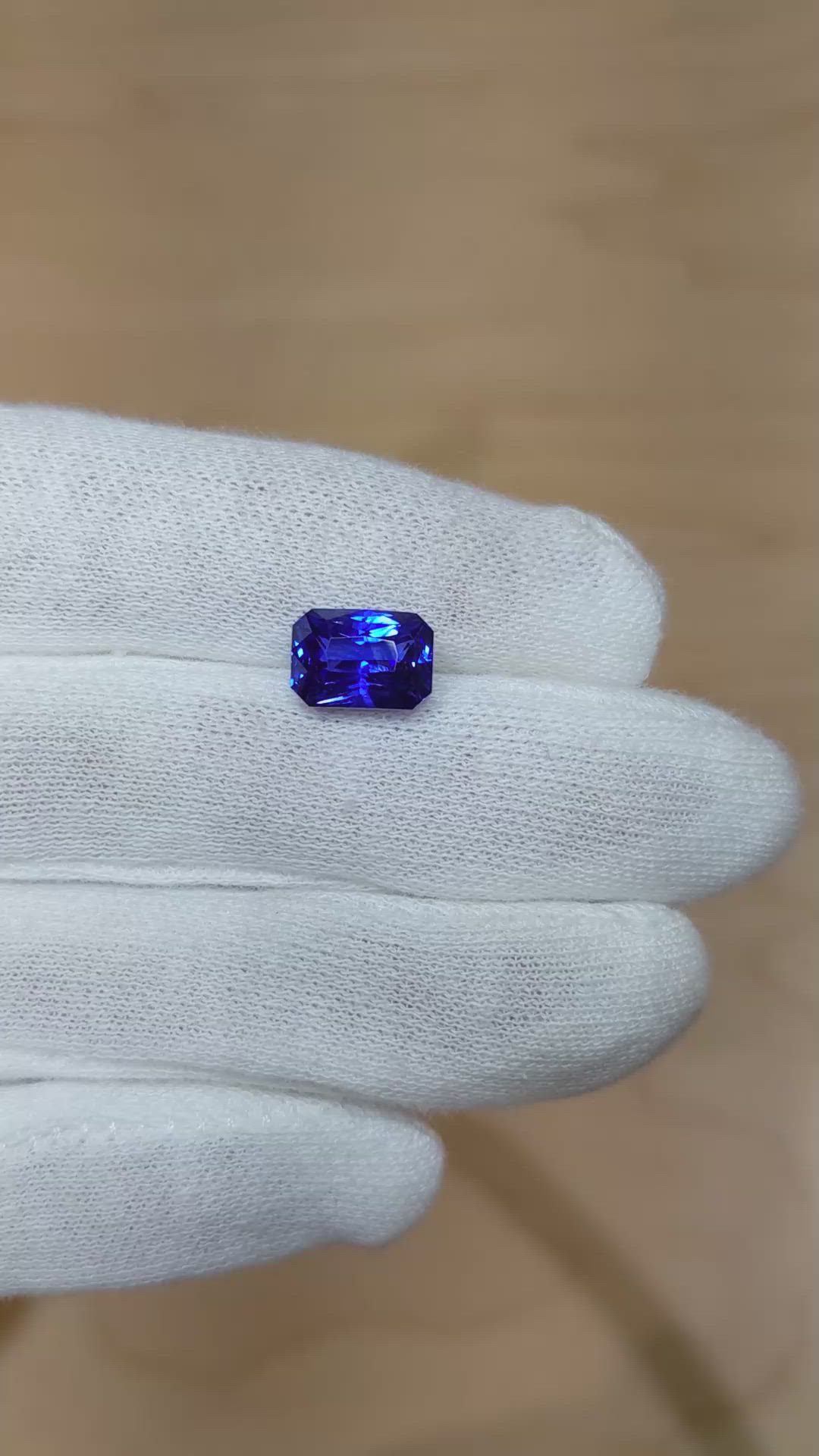 4.05 Ct. Blue Sapphire from Ceylon (Sri Lanka) Size Video