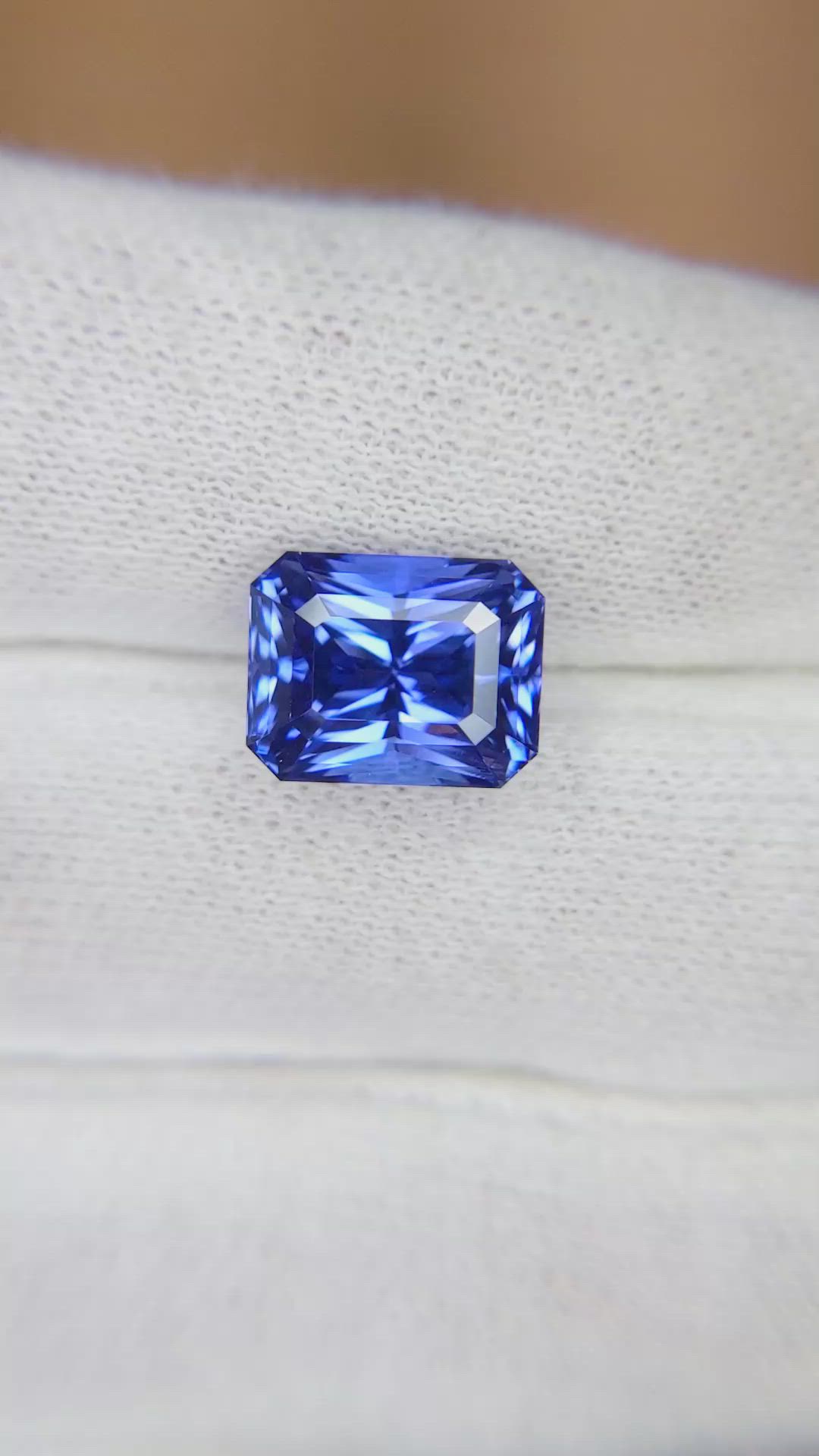 6.51 Ct. Blue Sapphire from Ceylon (Sri Lanka) Size Video