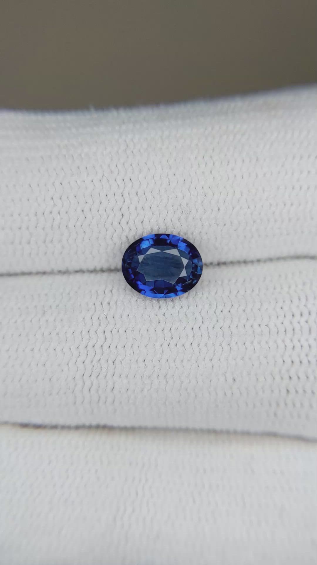 1.05 Ct. Blue Sapphire from Ceylon (Sri Lanka) Size Video