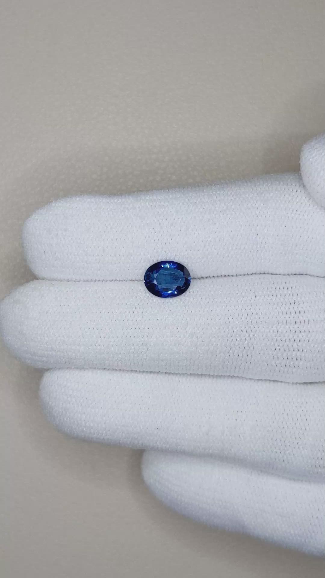 1.05 Ct. Blue Sapphire from Ceylon (Sri Lanka) Size Video