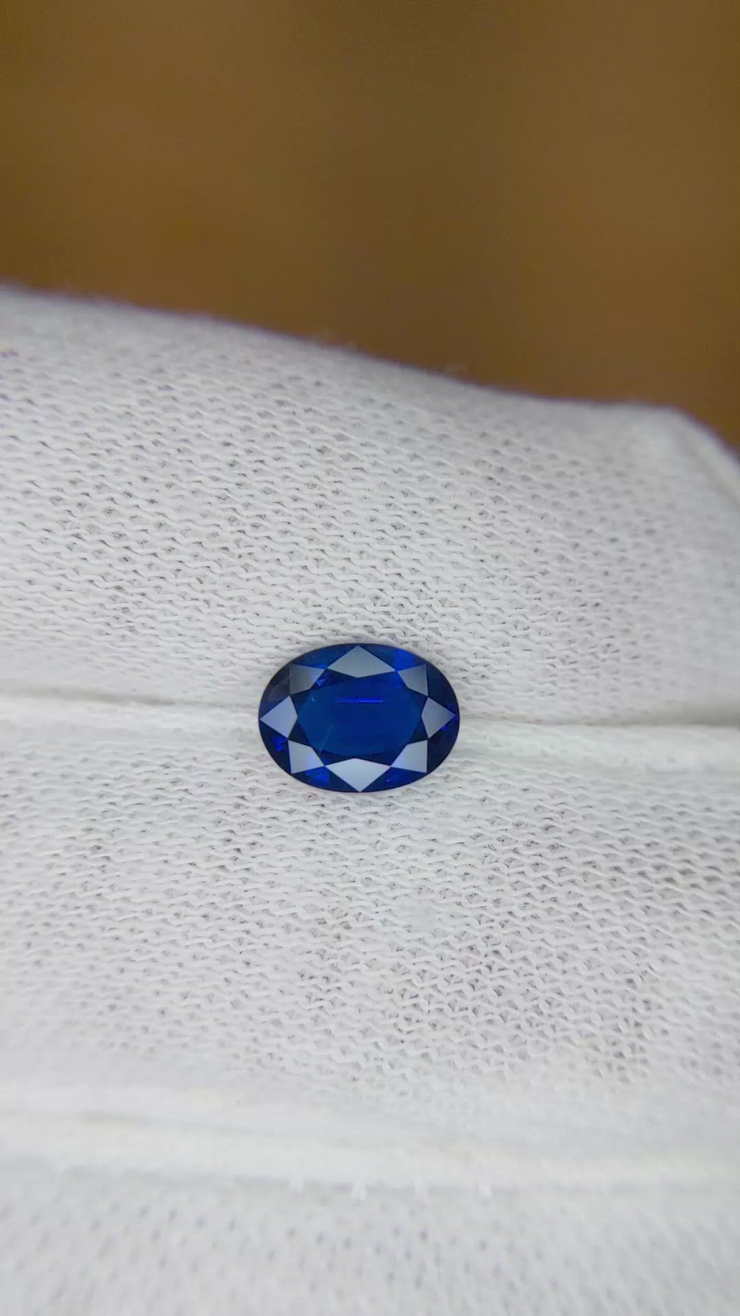 1.27 Ct. Blue Sapphire from Ceylon (Sri Lanka) Size Video