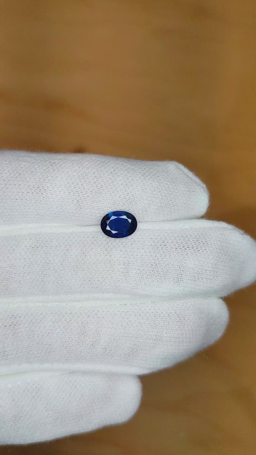 1.27 Ct. Blue Sapphire from Ceylon (Sri Lanka) Size Video