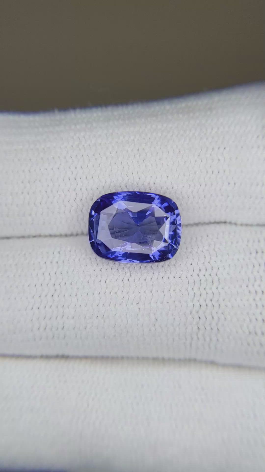 3.58 Ct. Blue Sapphire from Ceylon (Sri Lanka) Size Video