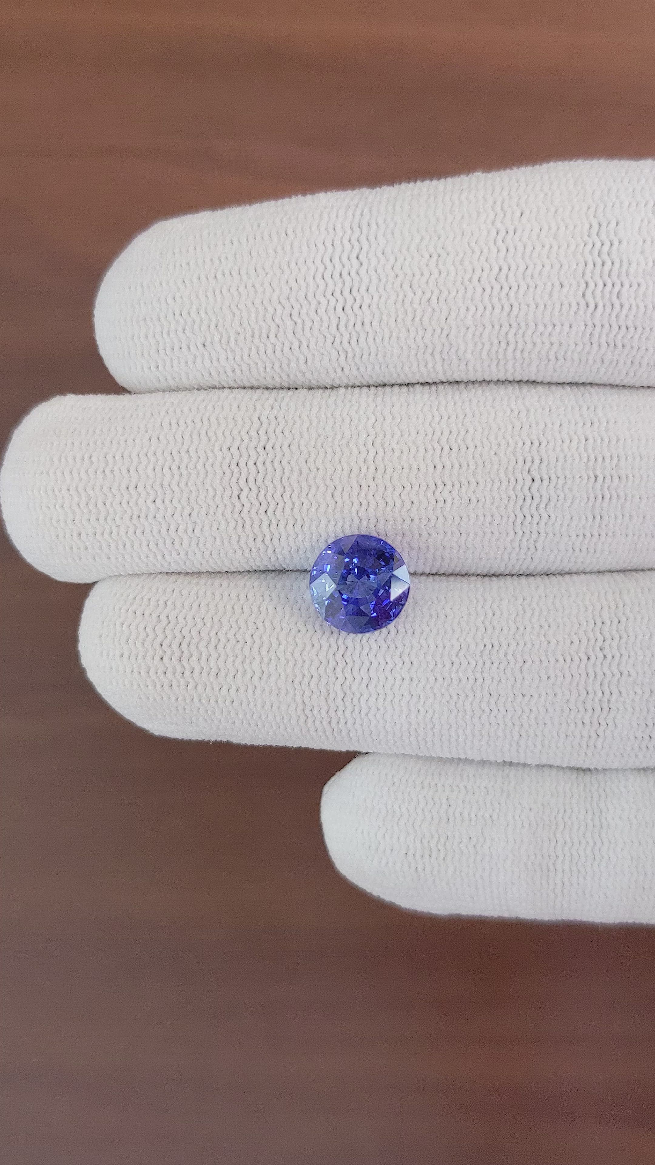 3.83 Ct. Blue Sapphire from Ceylon (Sri Lanka) Size Video