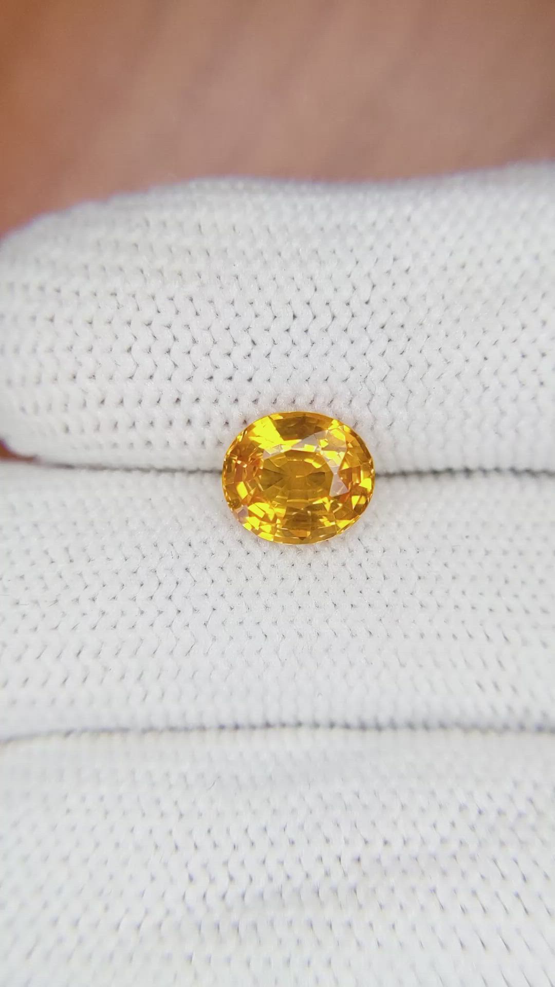 2.01 Ct. Yellowish Orange Sapphire from Ceylon (Sri Lanka) Size Video